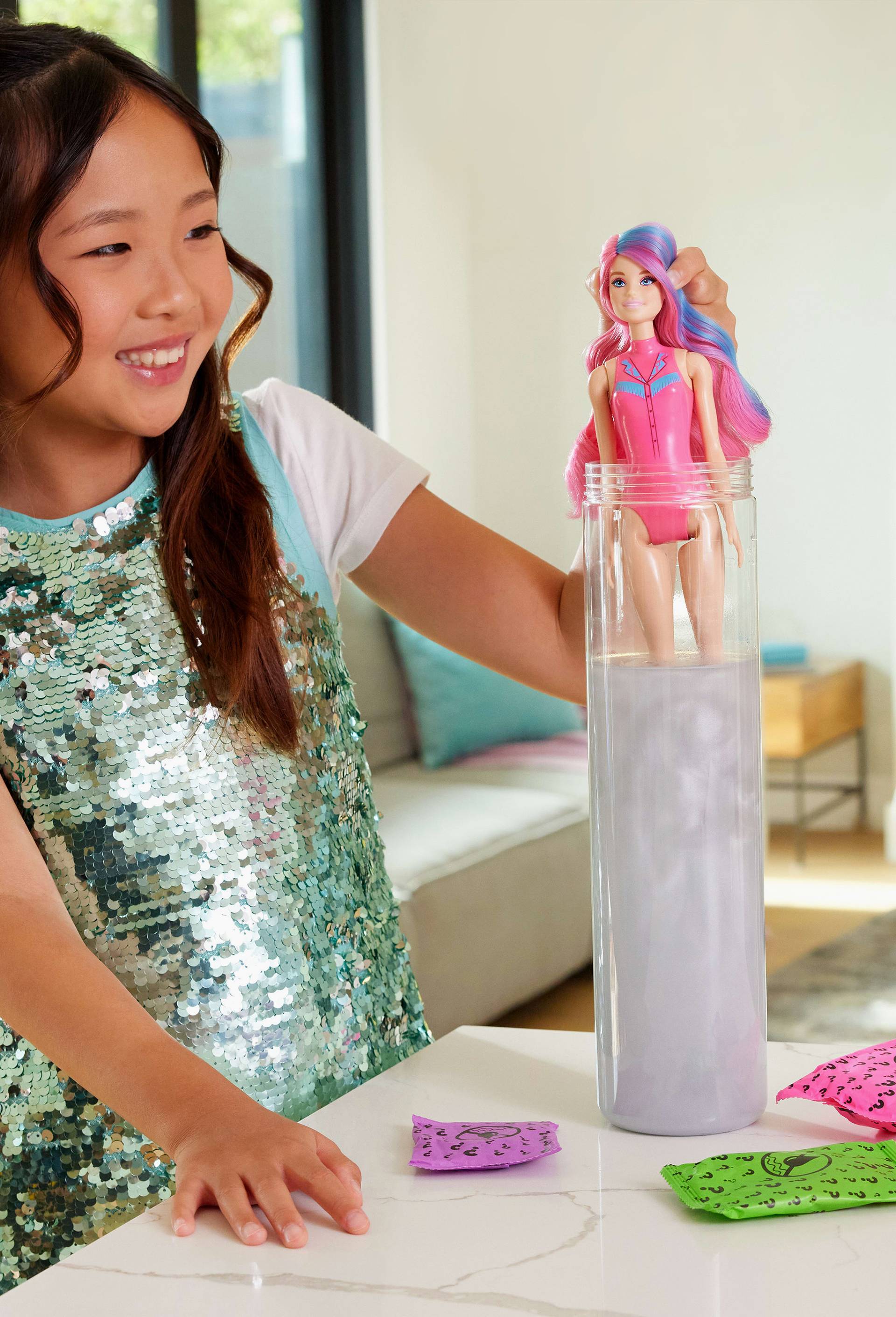 Poup&eacute;e barbie color reveal arc en ciel, , large image number 6.0