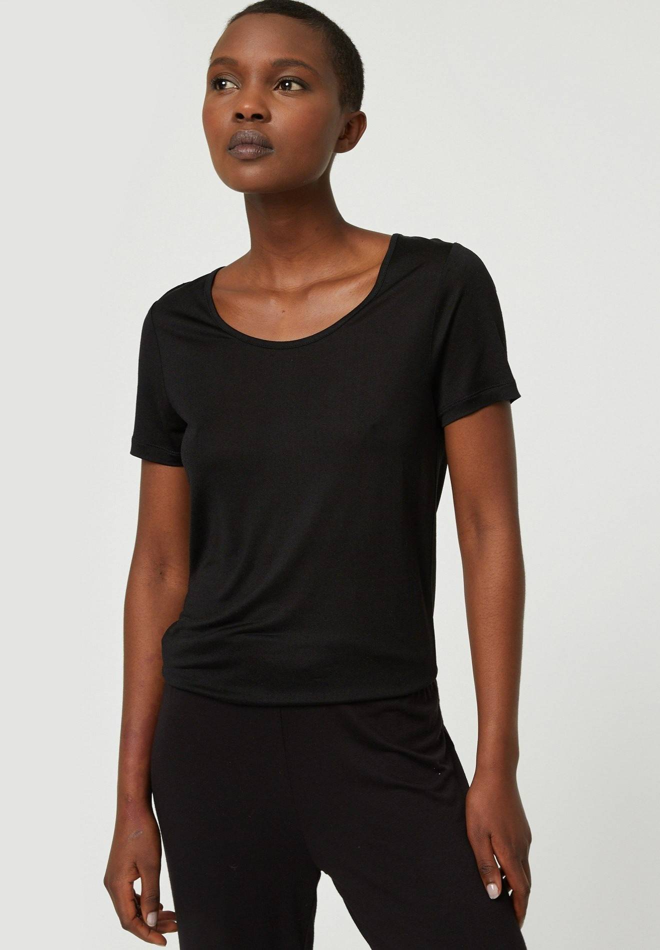Tshirt manches courtes contenant de la soie, Noir, large image number 3.0