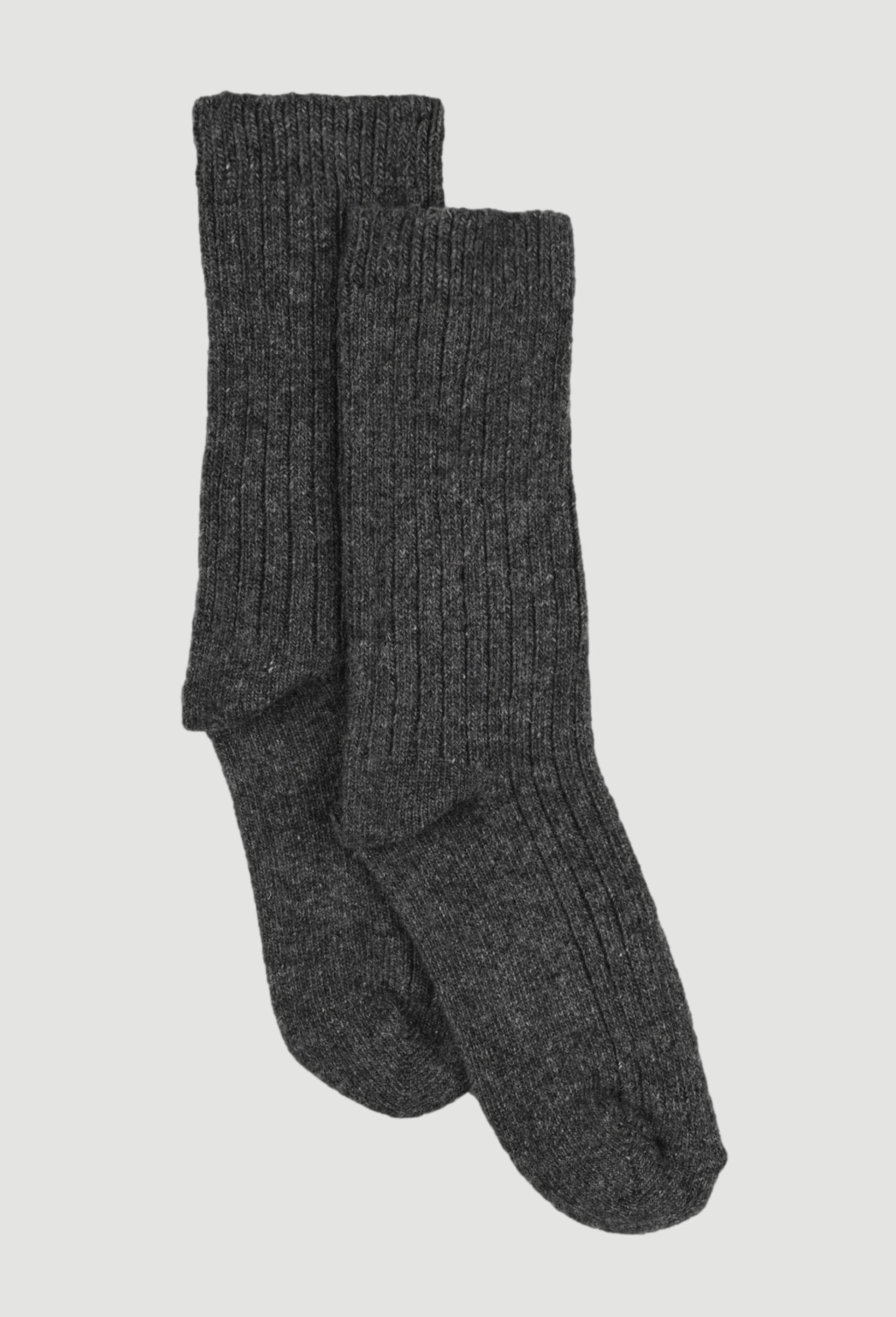 Paire de chaussettes contenant du cachemire et de la laine, Gris foncé, swatch image