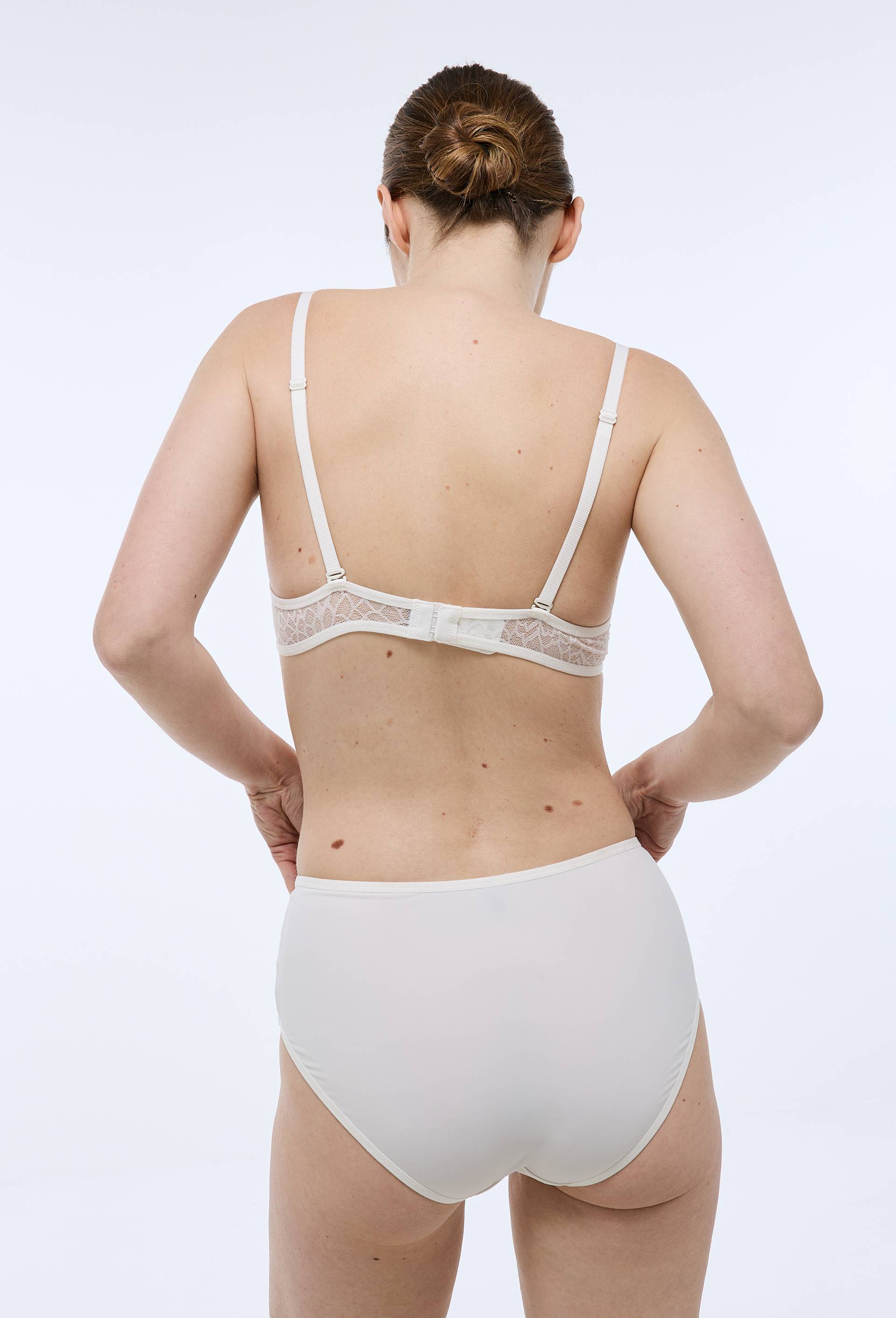 Soutien-gorge coques fines avec armatures MELODY en dentelle, Ecru, large image number 1.0