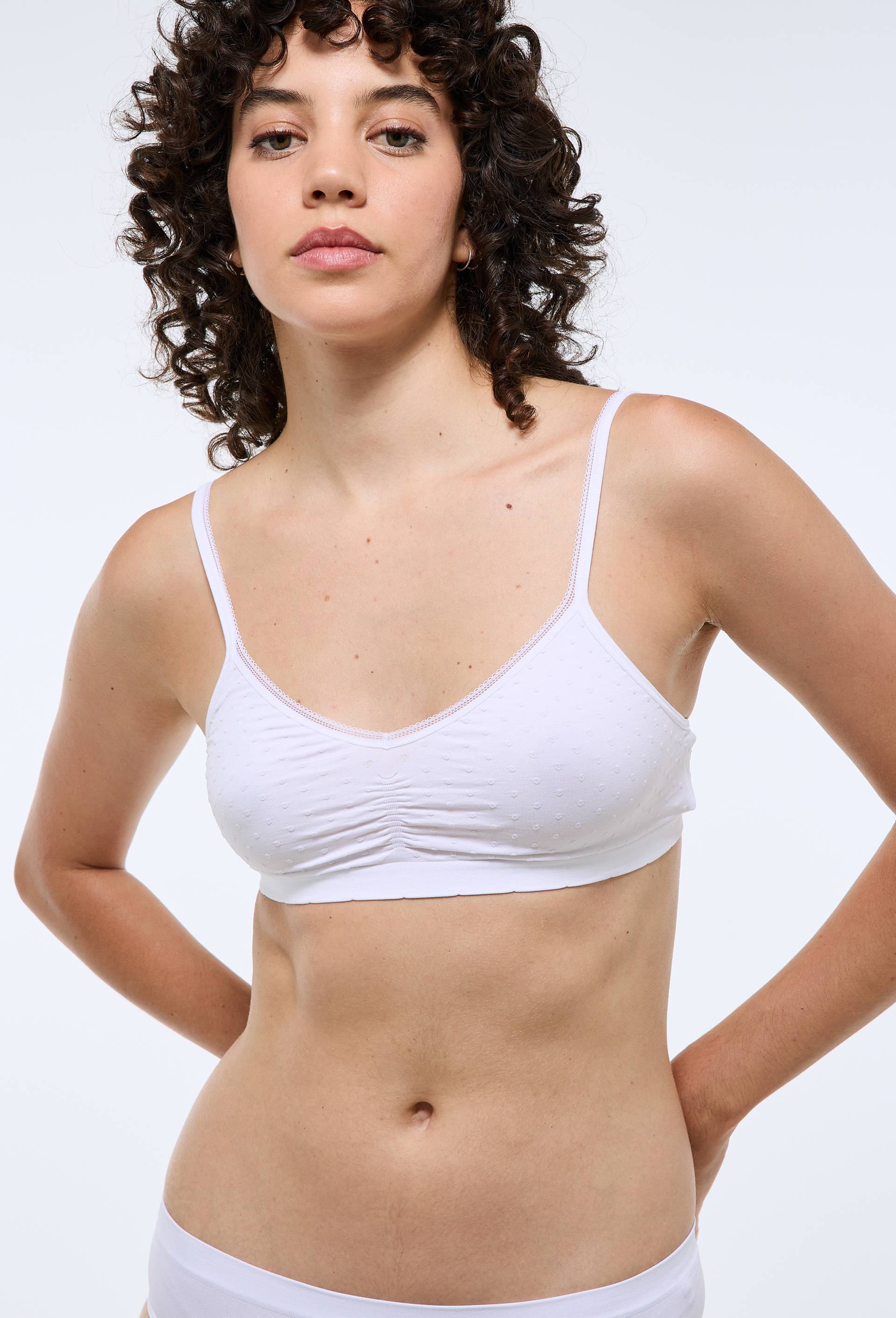 Lot de 2 brassi&egrave;res plumetis sans coutures, Blanc, large image number 1.0
