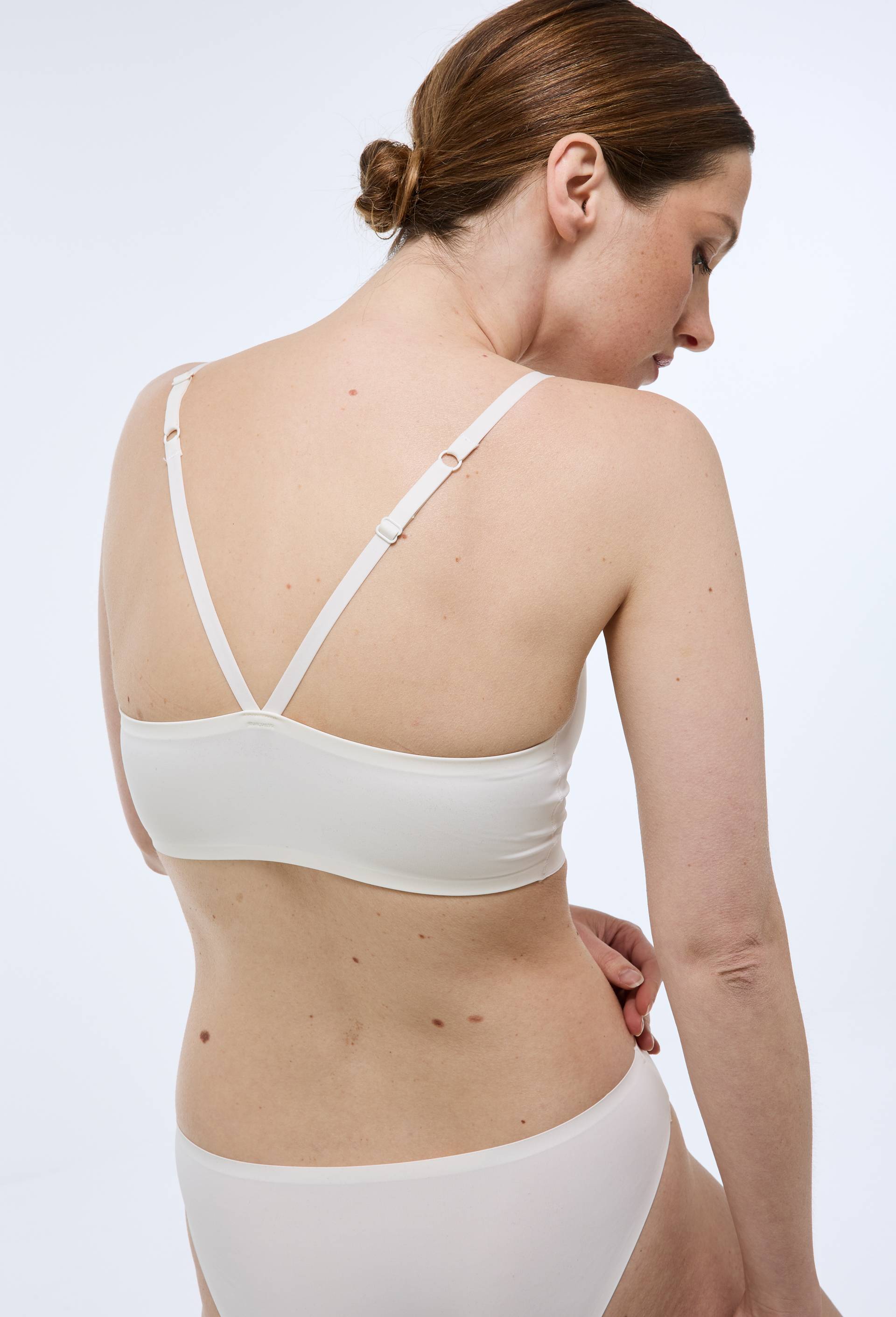 Brassi&egrave;re triangle padd&eacute;e invisible ALEXIA en microfibre, Ecru, large image number 1