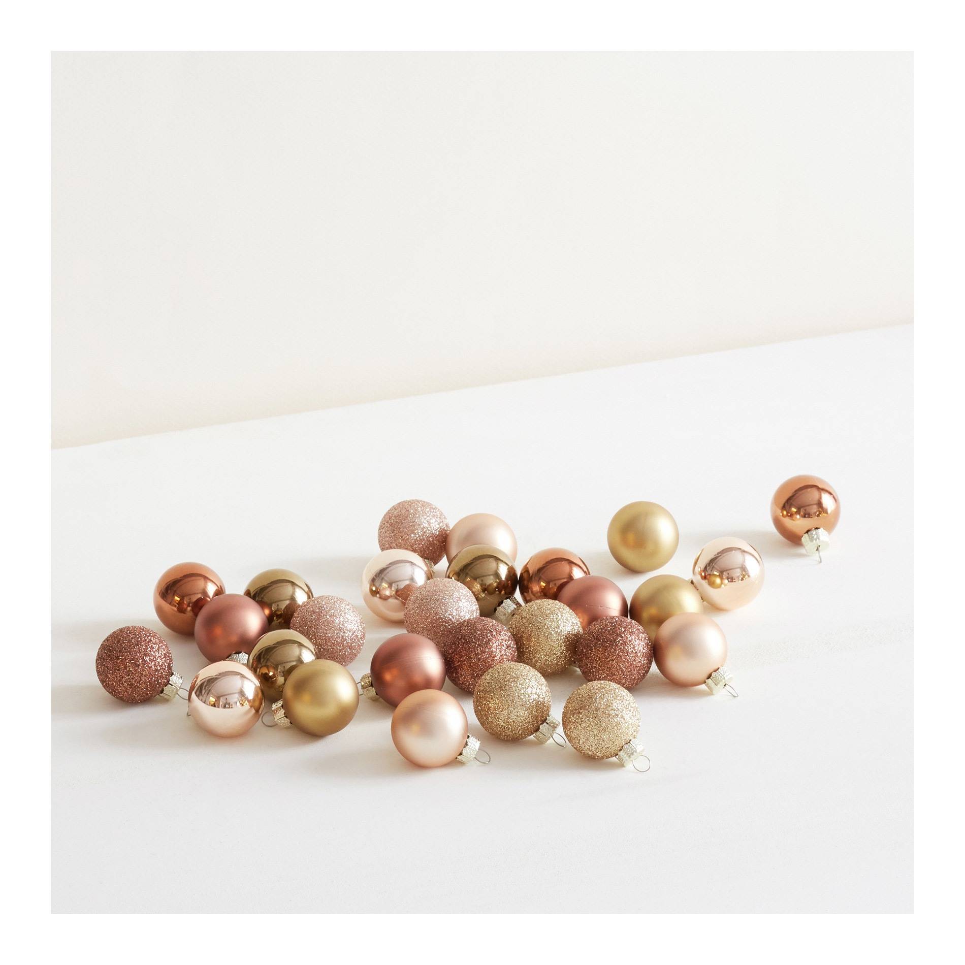 2 boules tailles S, mate et brillante, Blanc, large image number 1.0