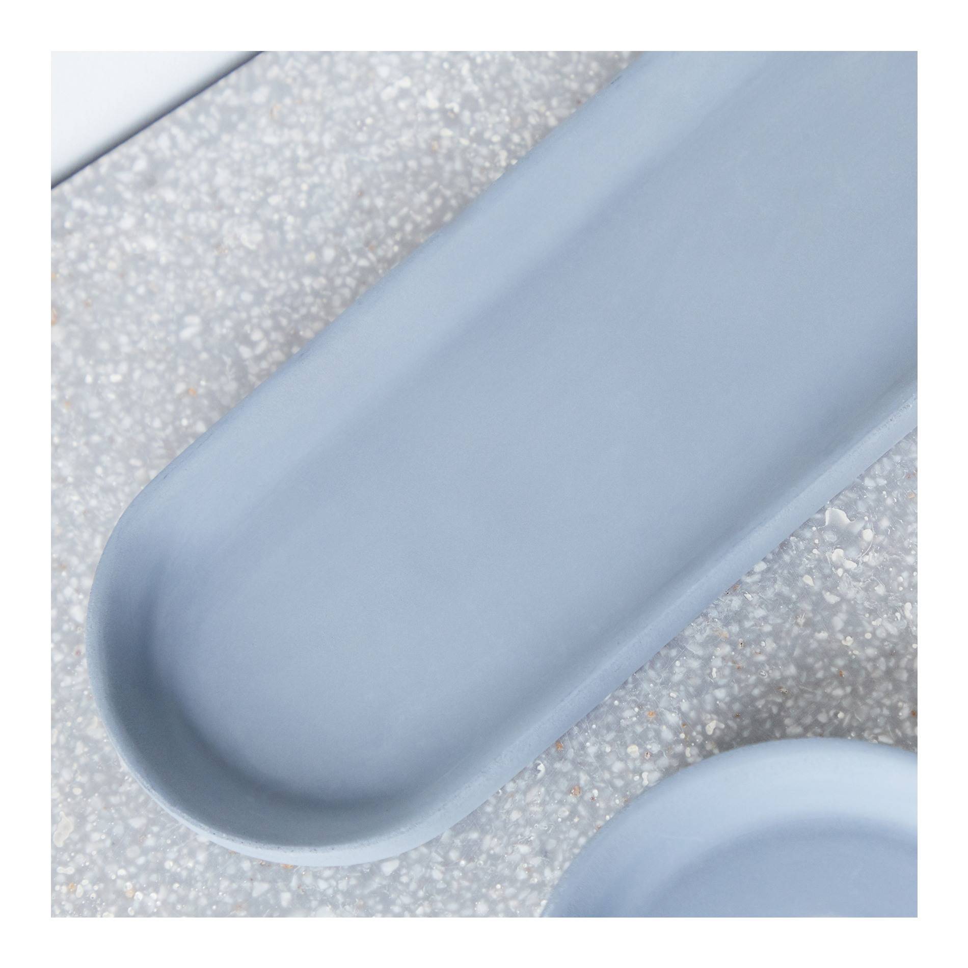 Plat en béton bleu, Blanc, large image number 0