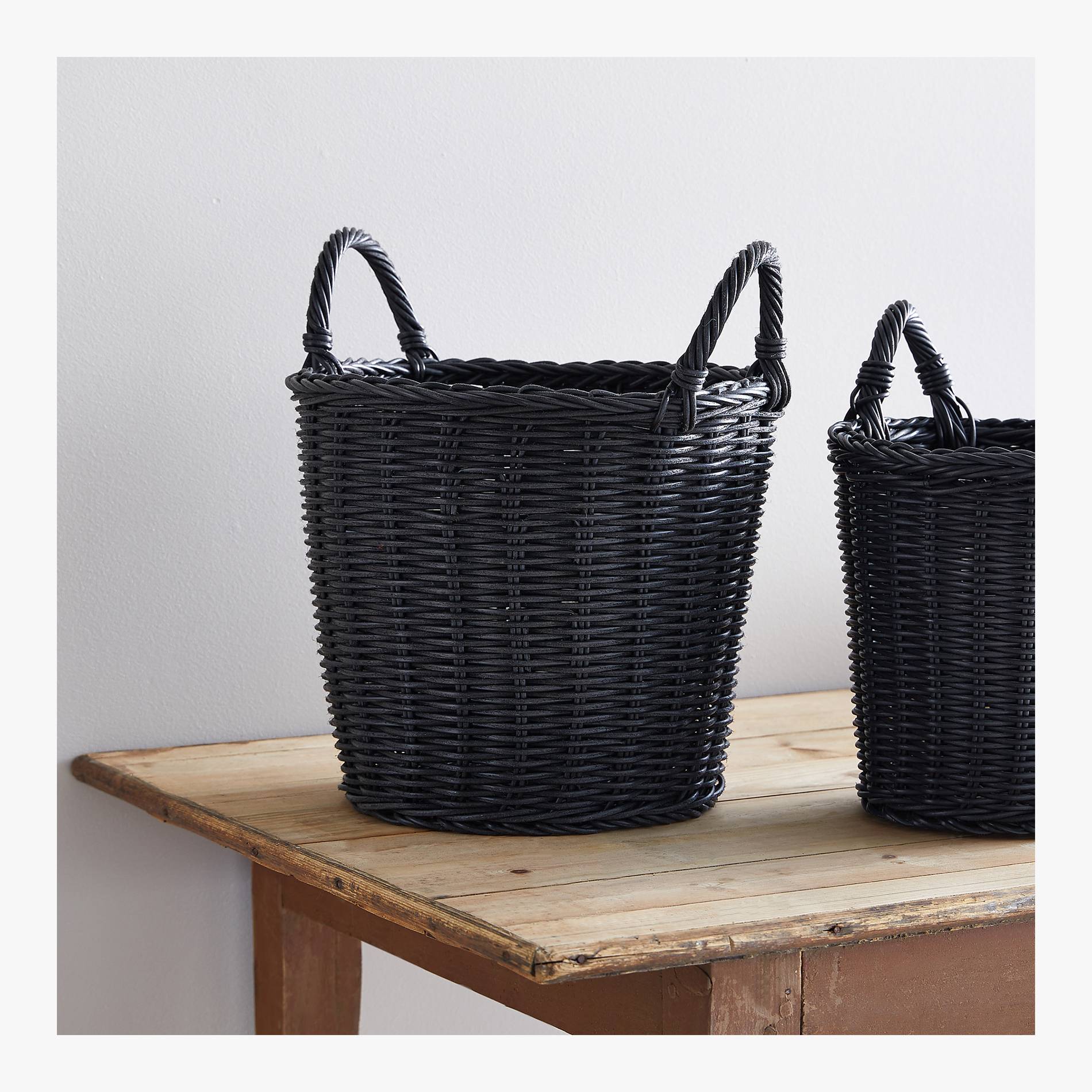 Panier tressé en plastique, Noir, large image number 0.0
