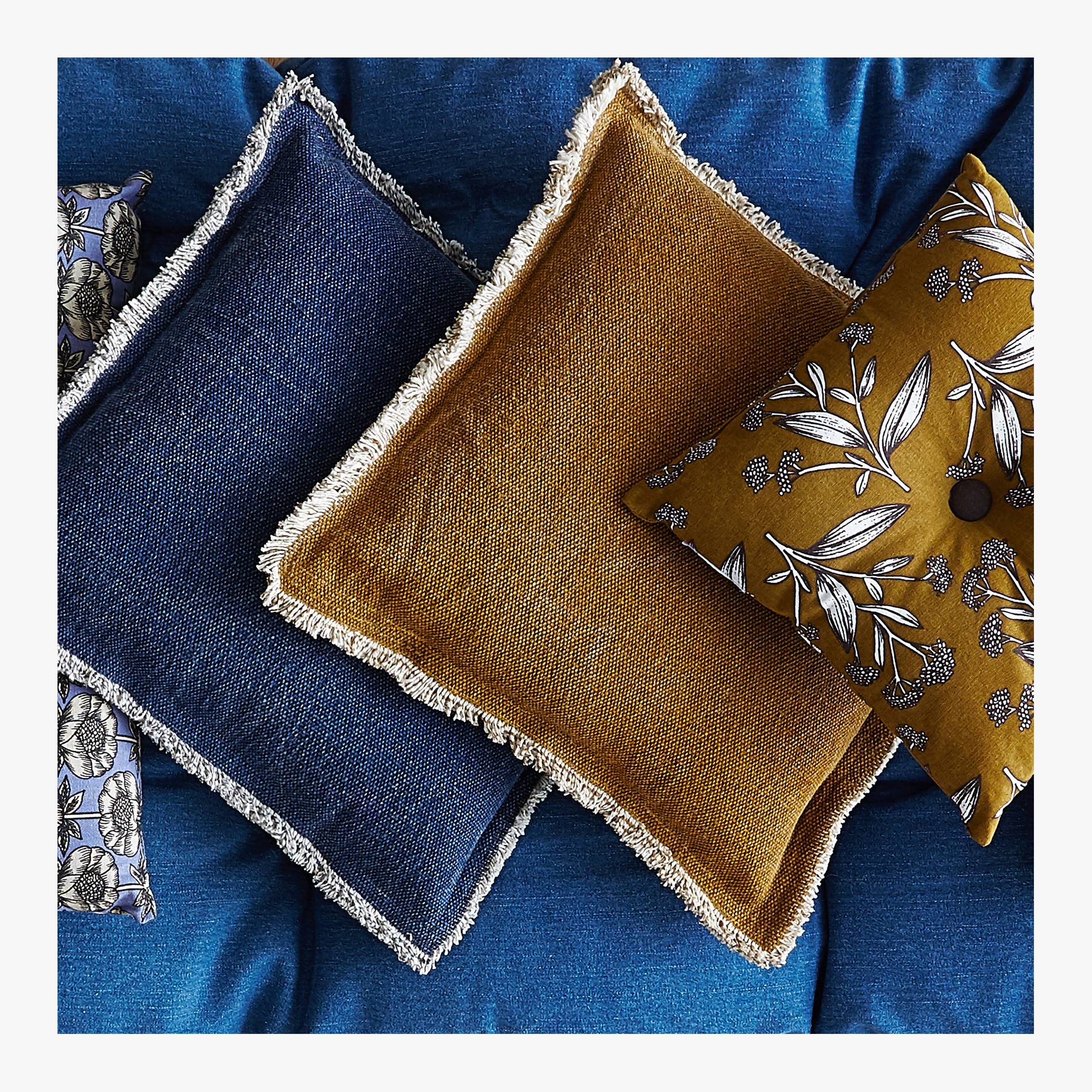 Coussin délavé à franges, Cobalt, large image number 2.0
