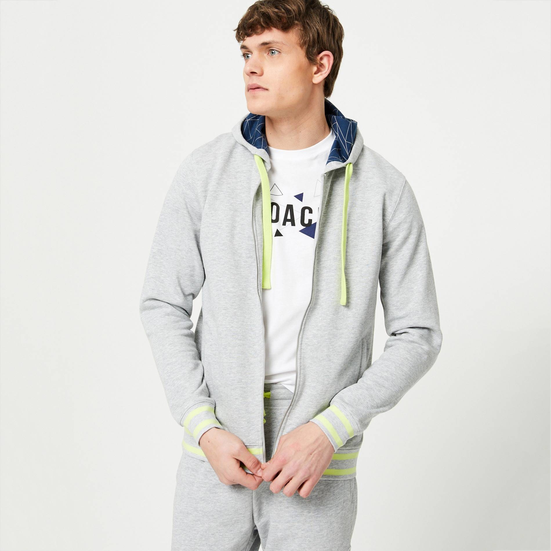 Sweat zippé à capuche - Monoprix Fit, Gris moyen, large image number 0