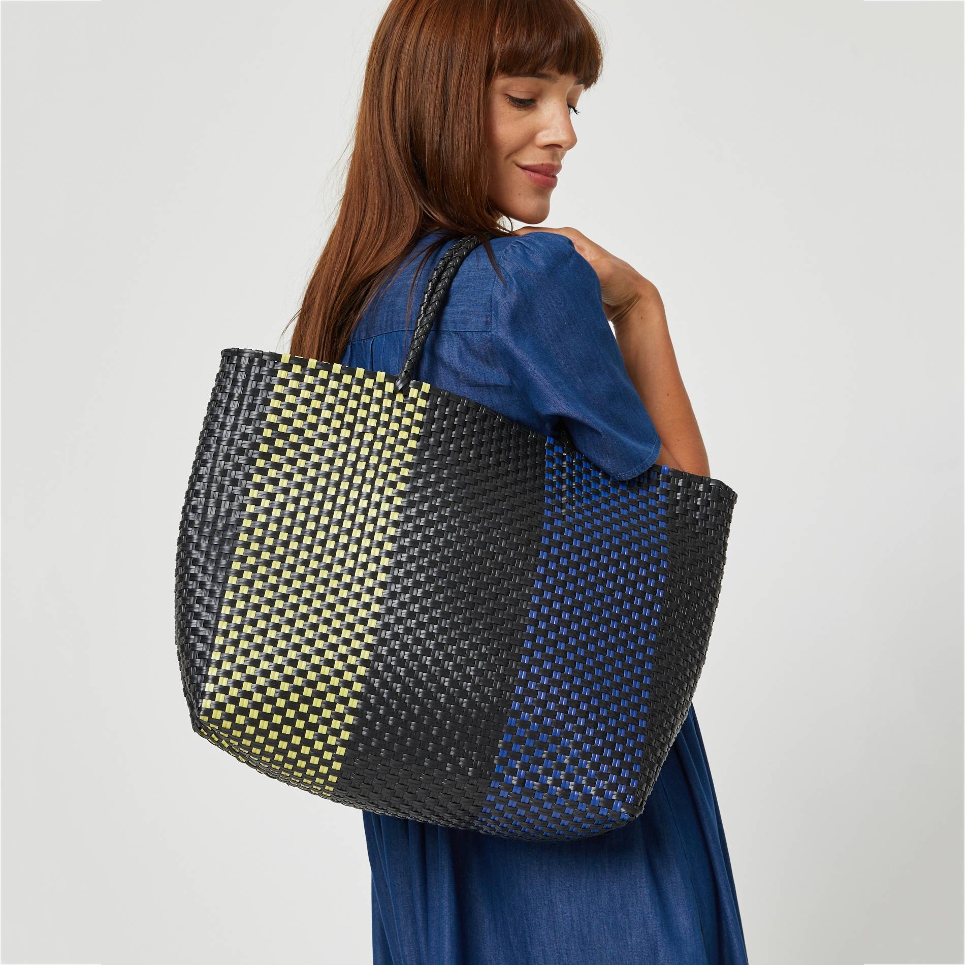 Panier en plastique, Noir, large image number 0