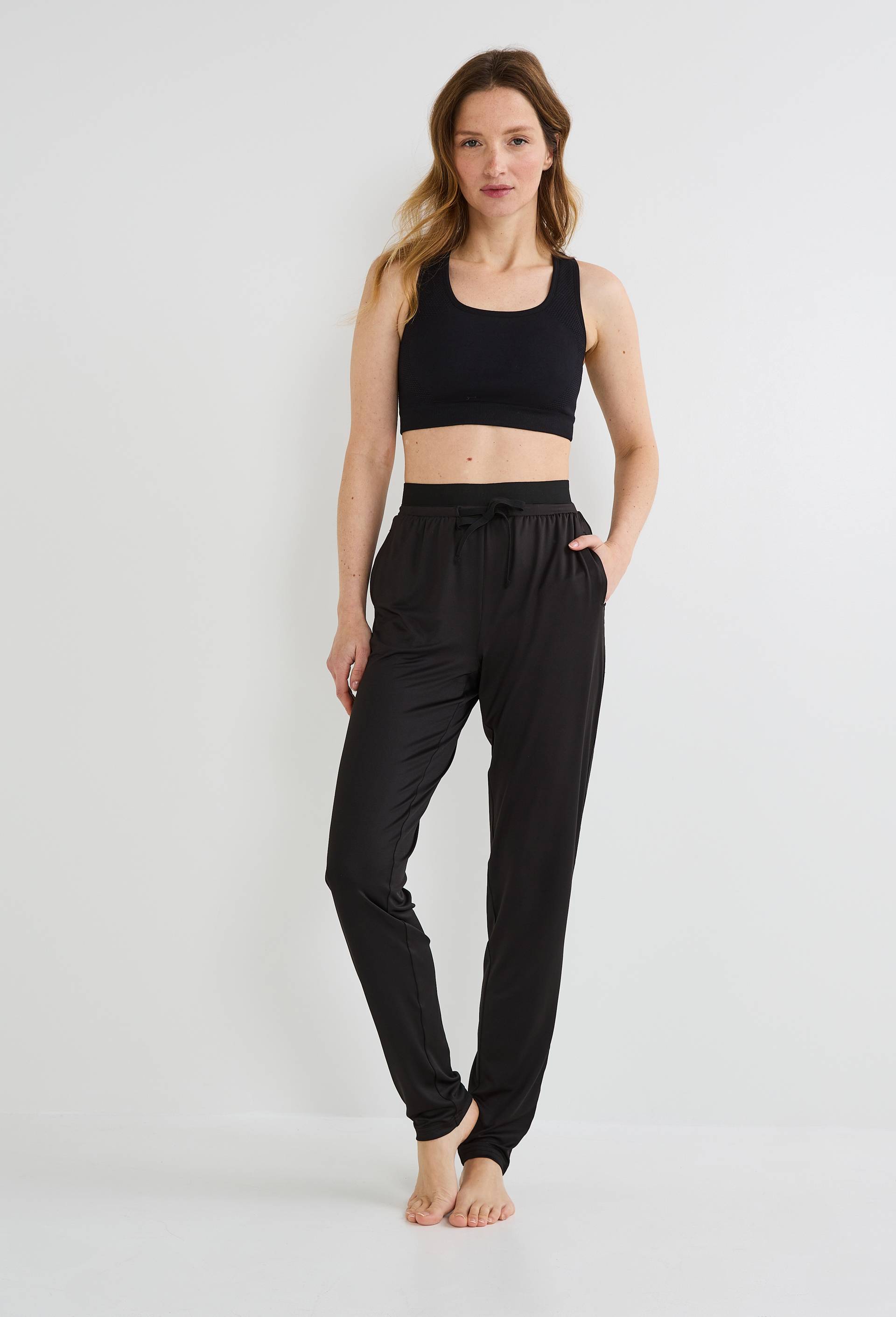 Pantalon droit de sport resserr&eacute; &agrave; la taille, Noir, large image number 0