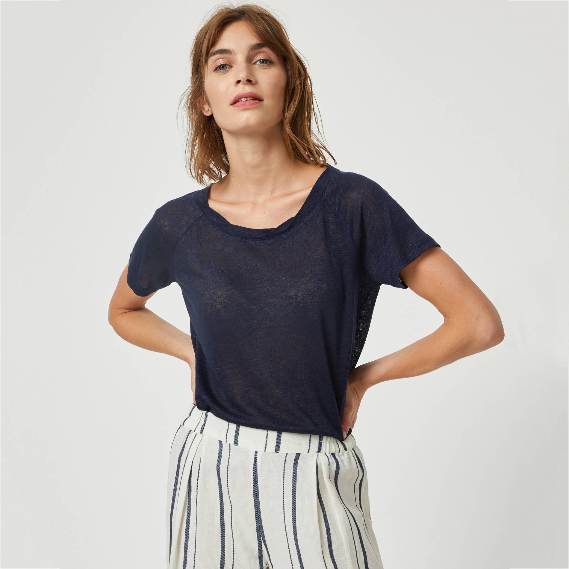 T-shirt en lin uni encolure fantaisie, Bleu marine, large image number 0.0