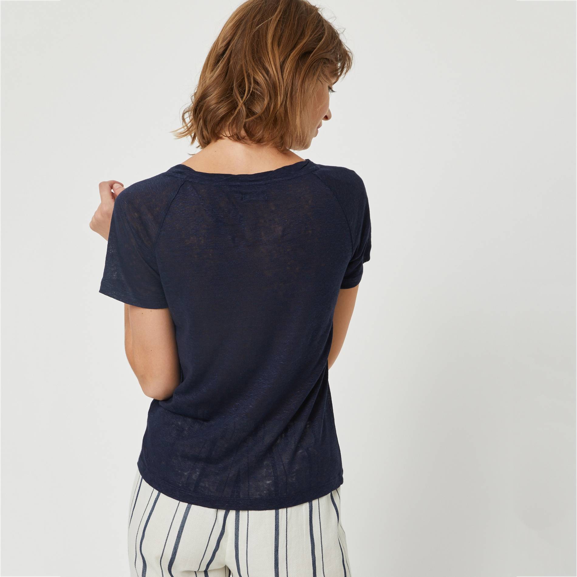 T-shirt en lin uni encolure fantaisie, Bleu marine, large image number 1.0