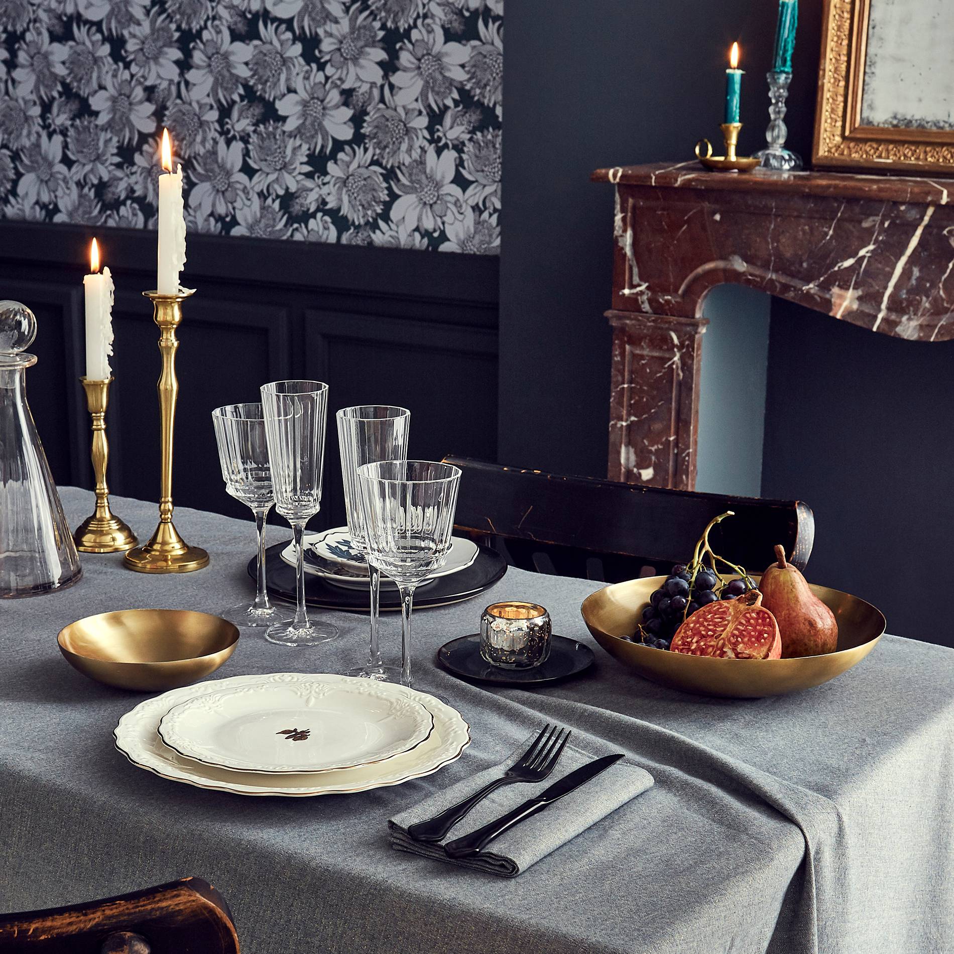 Serviette de table avec fils dorés, Gris clair, large image number 2