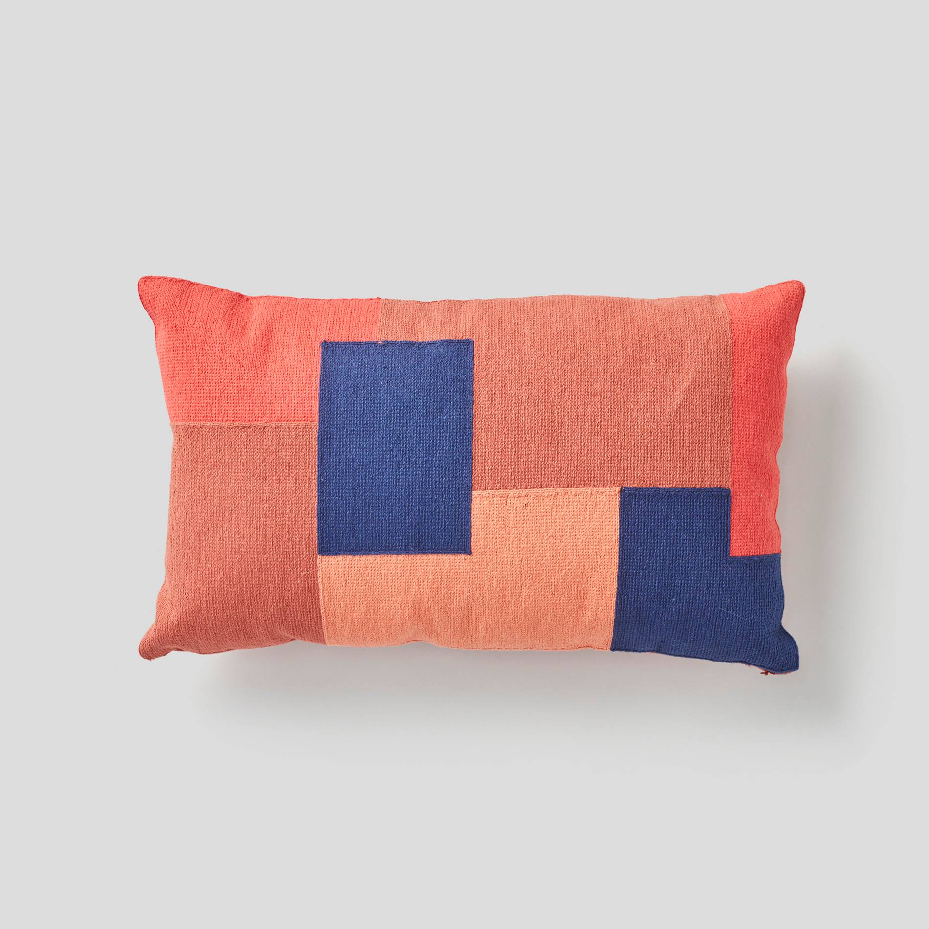 Coussin brodé, 30x50cm, Bleu marine, large image number 0.0