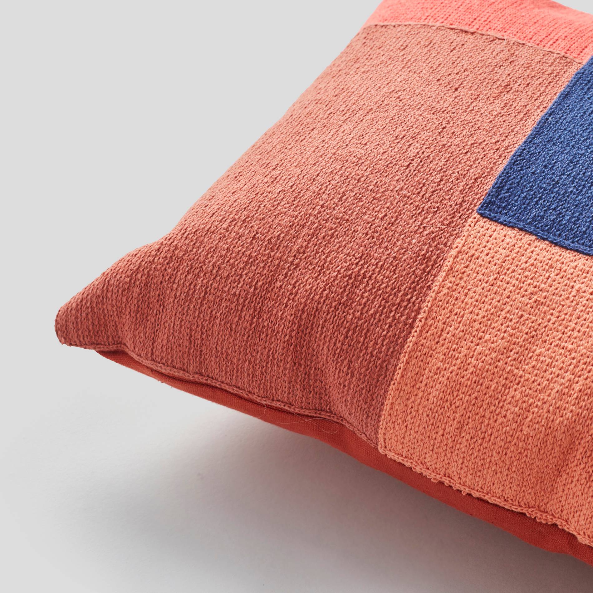 Coussin brodé, 30x50cm, Bleu marine, large image number 1.0