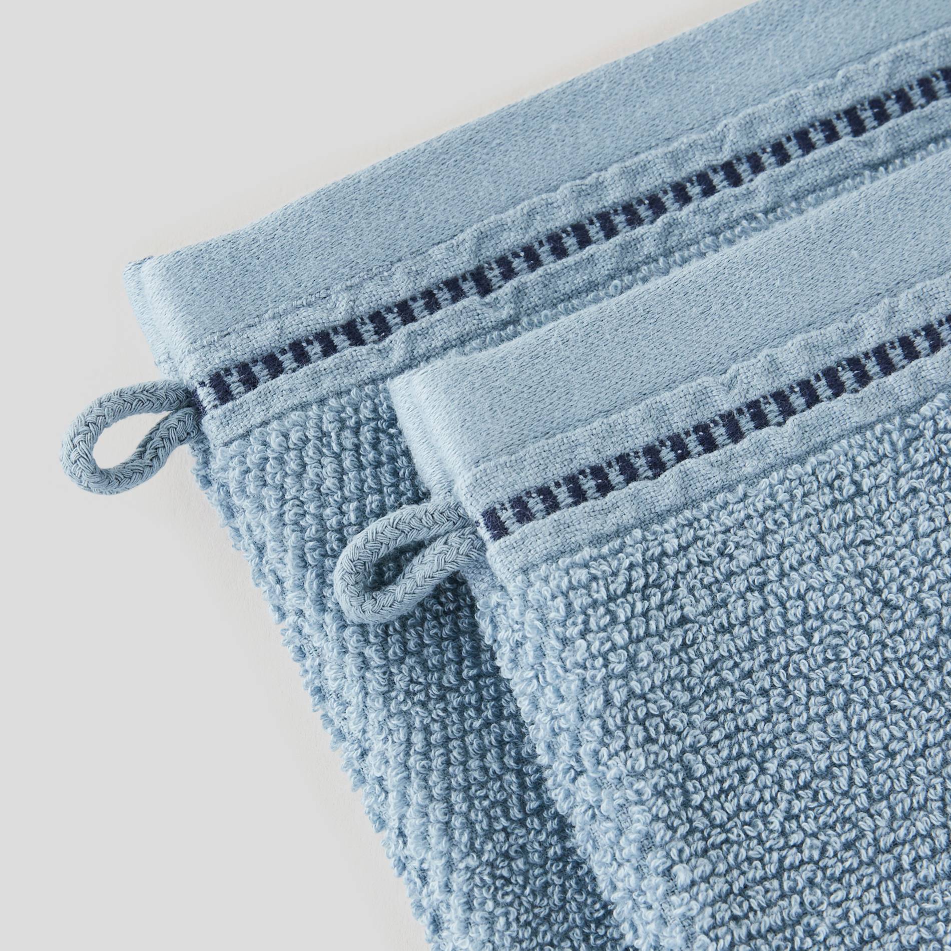 2 gants de toilette avec liteau brodé, Bleu gris, large image number 1.0