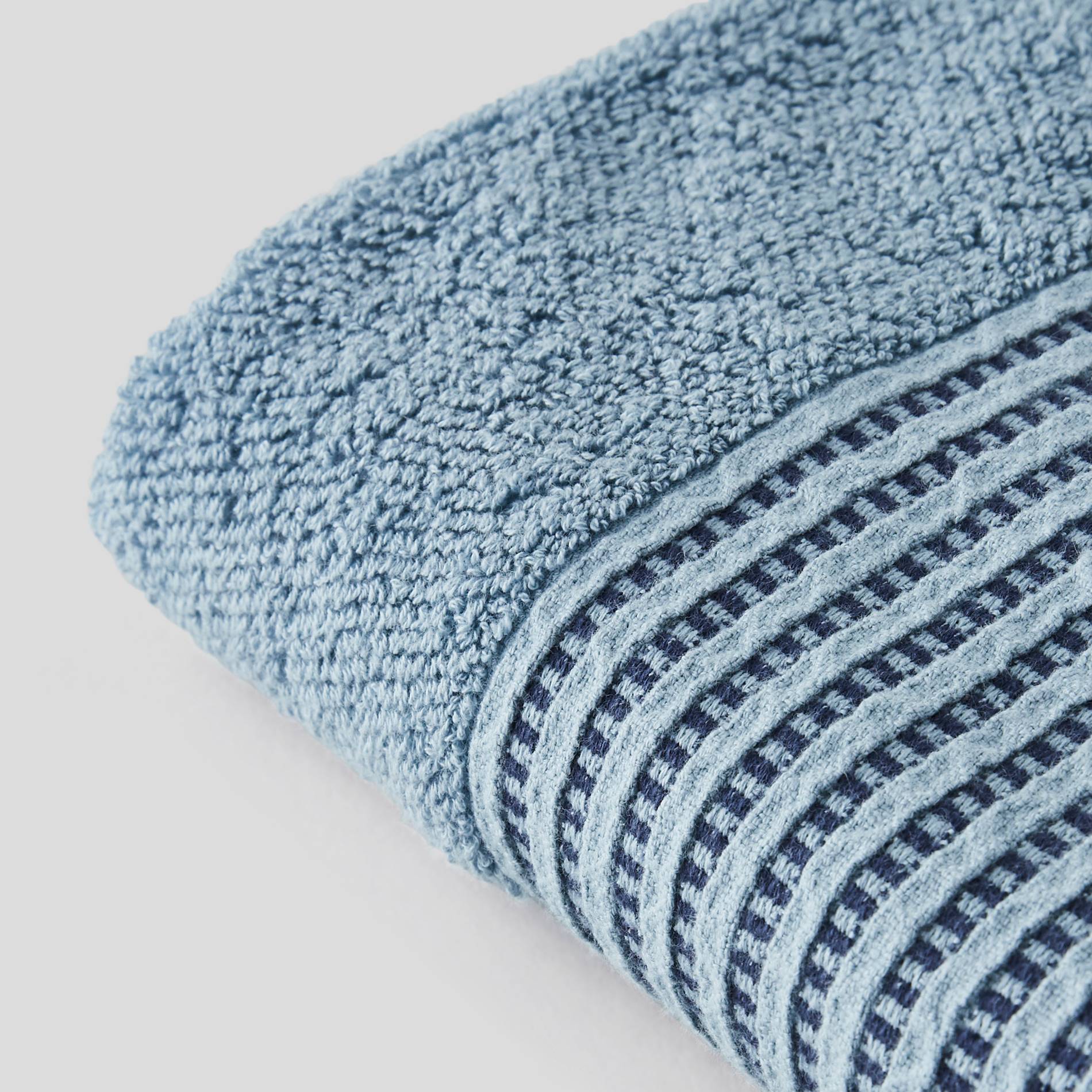 Serviette de toilette avec liteau brodé - 50x90cm, Bleu gris, large image number 1.0