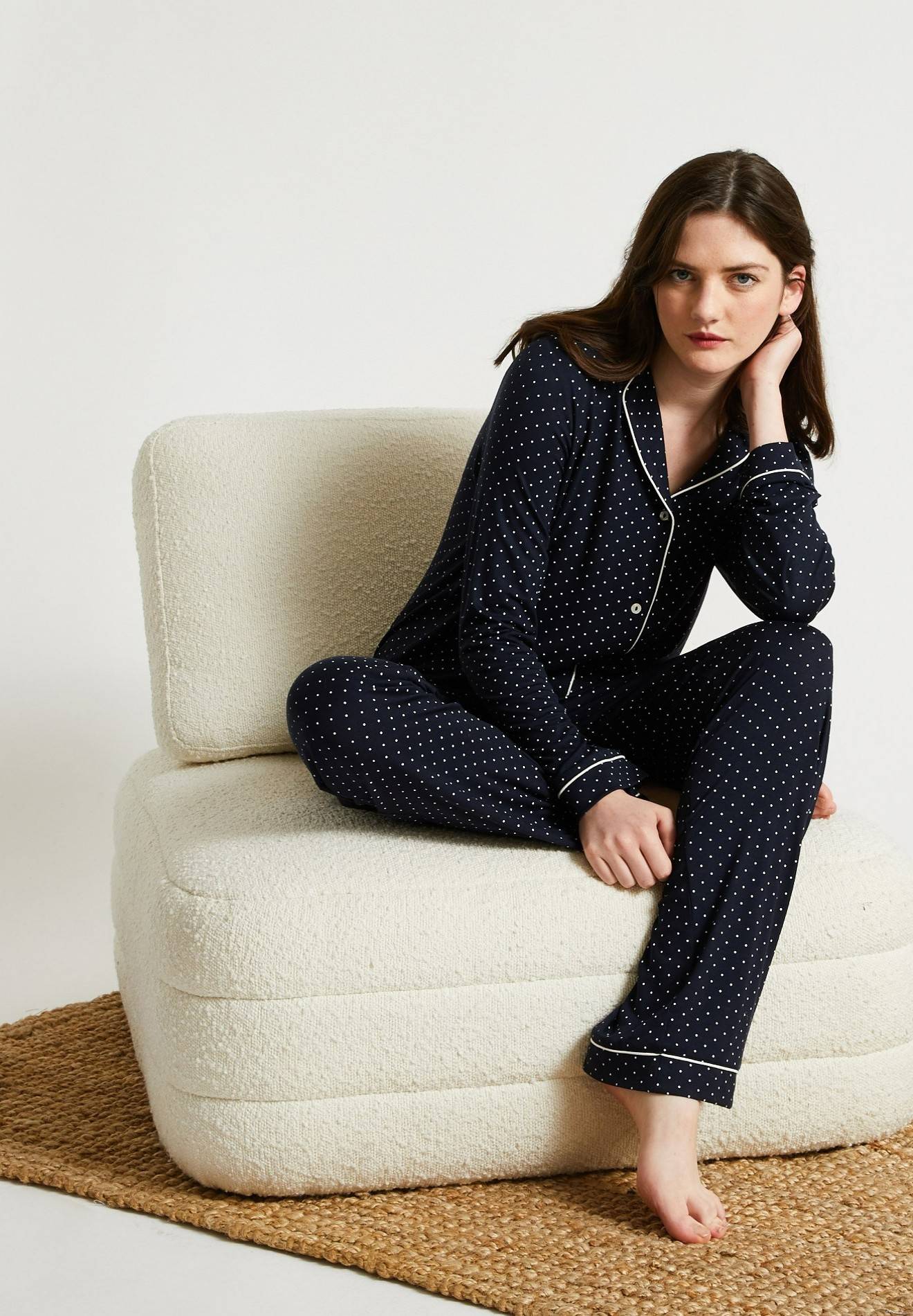 Pyjama col tailleur à pois en viscose ECOVERO, Bleu foncé, large image number 3