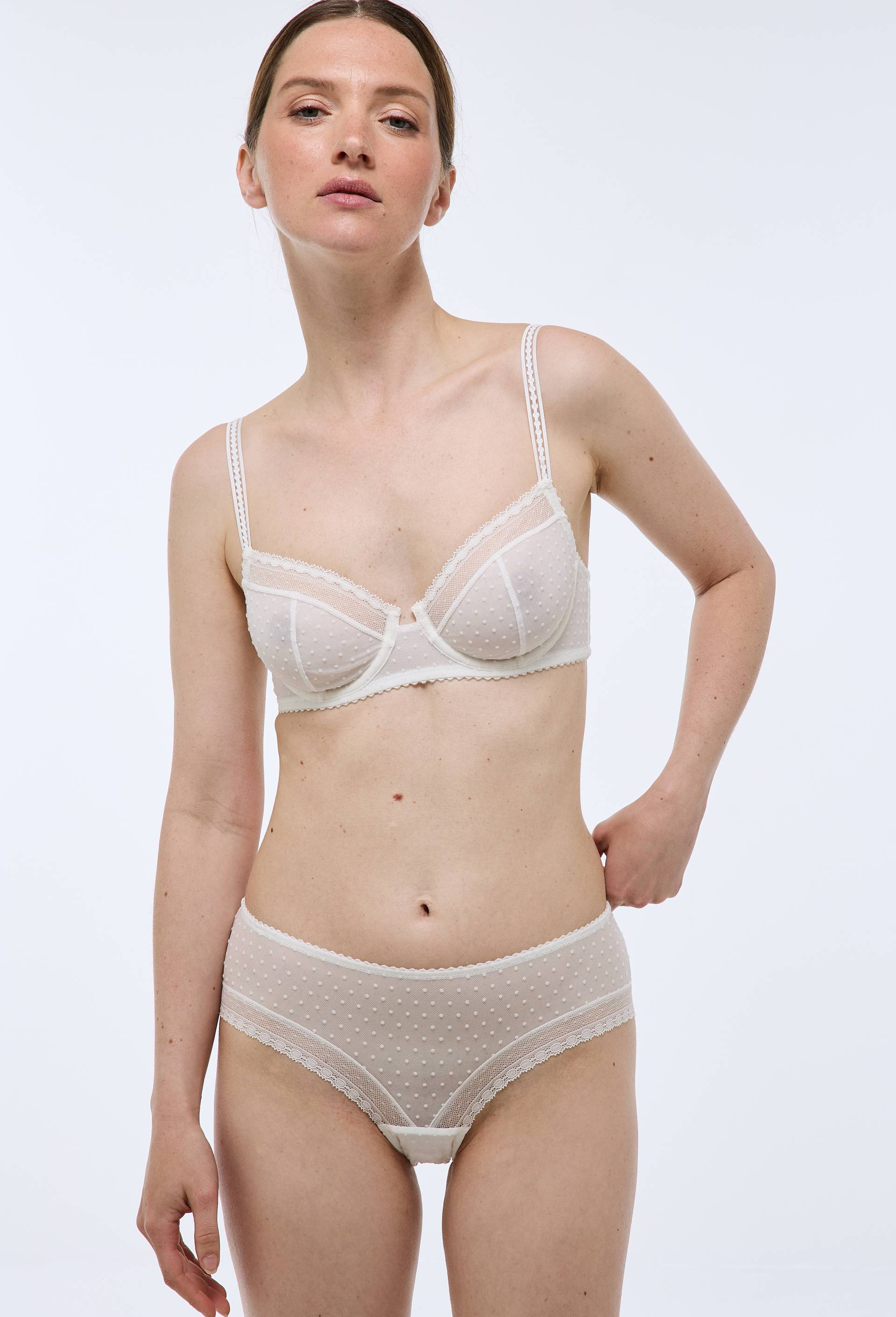 Soutien-gorge corbeille balconnet ADELE en tulle floqu&eacute;, Ecru, large image number 0