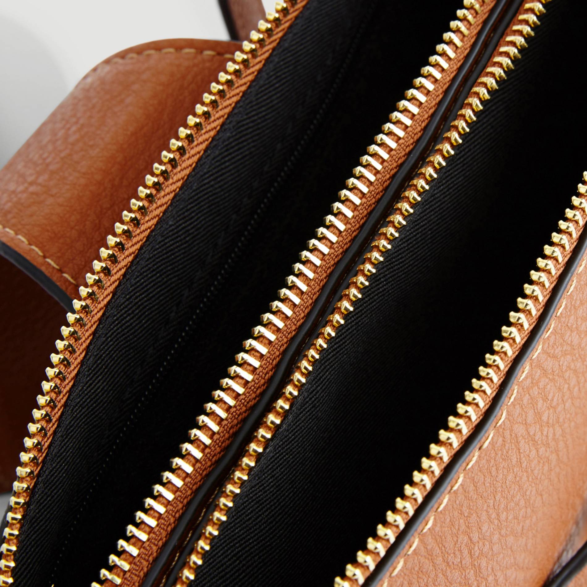 Sac, Camel, large image number 2.0