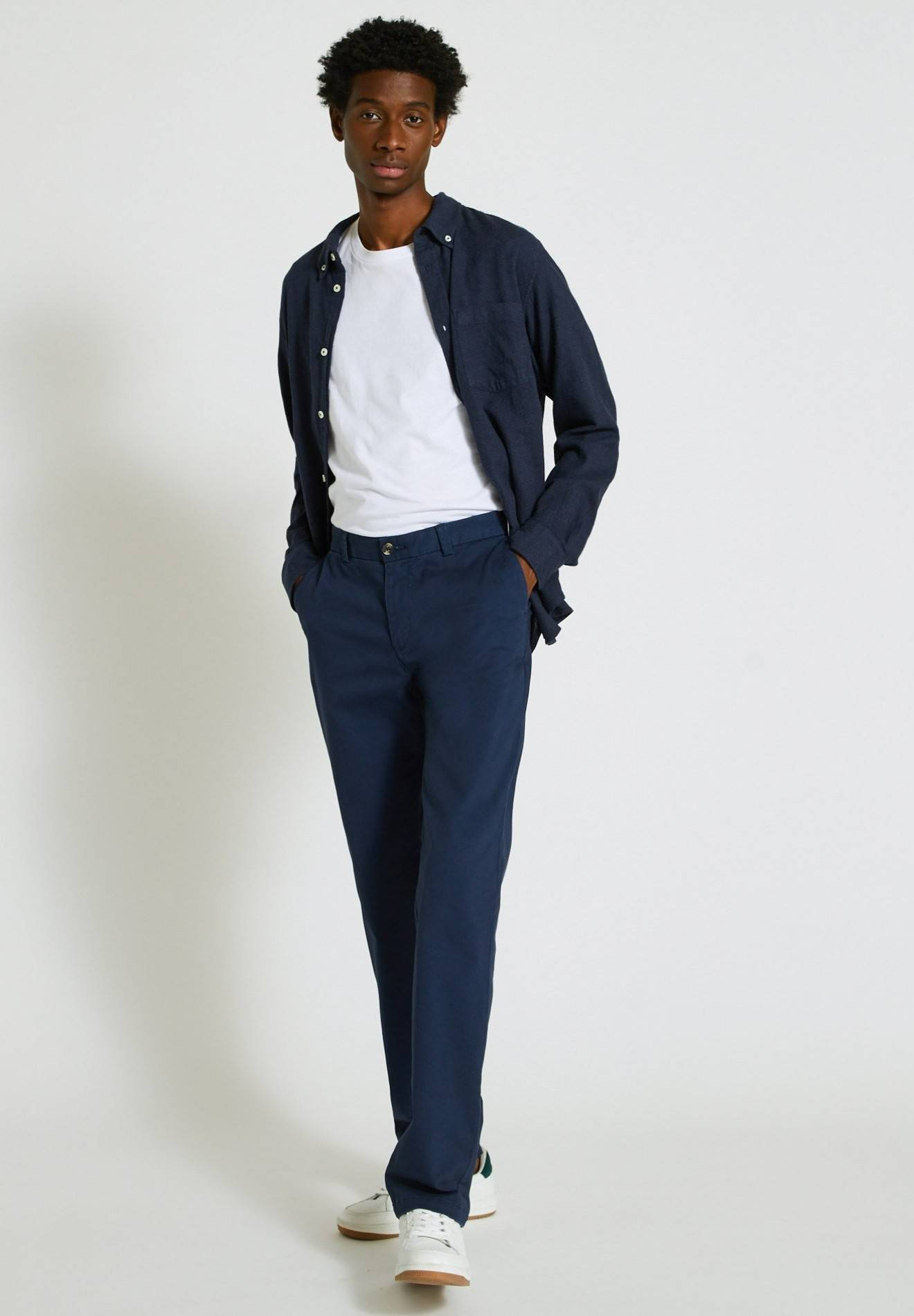 Pantalon chino straight en coton BIO, BLEU, large image number 3