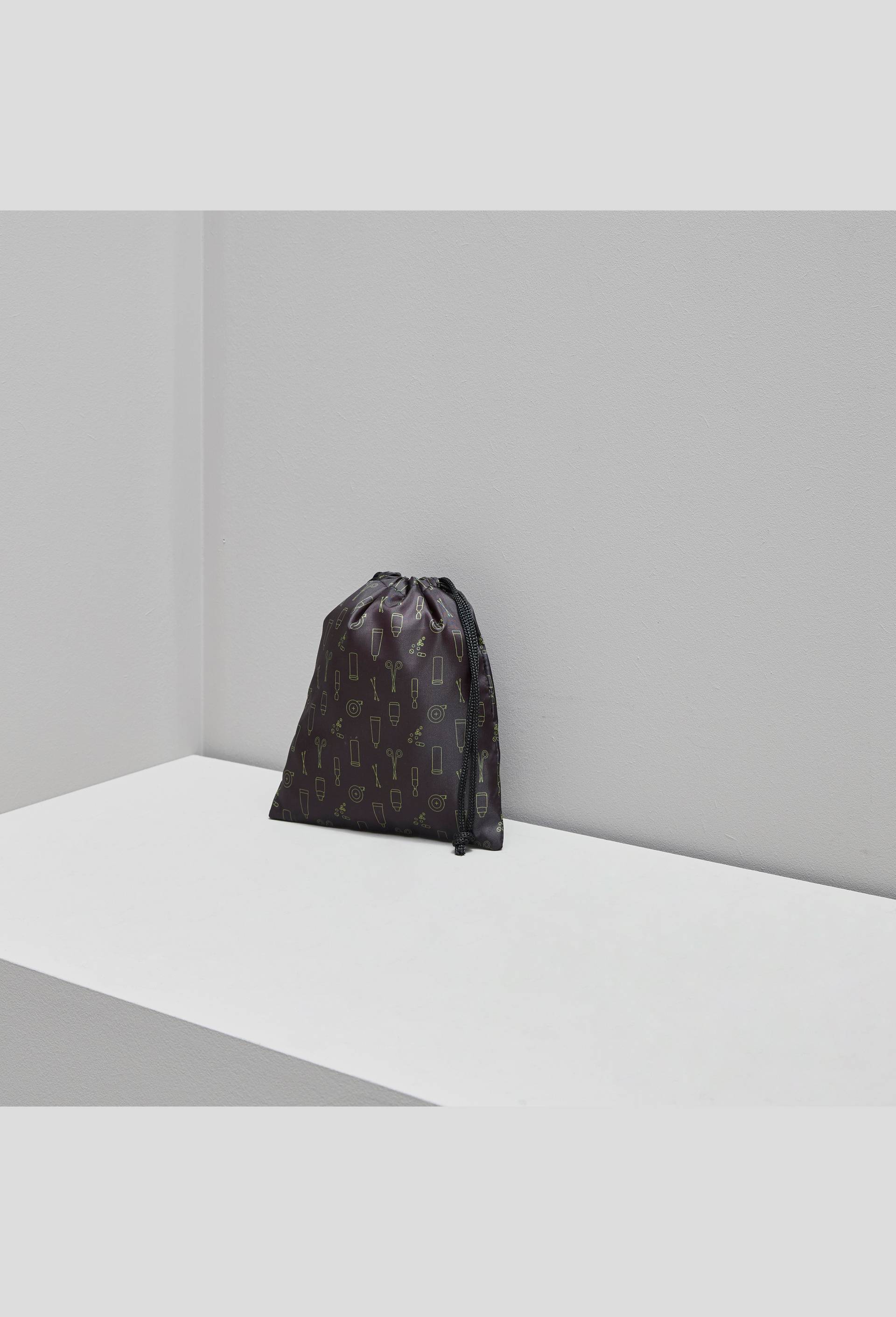Pochon médicament, 18,5 x 22 cm, nylon recyclé, Noir, large image number 0