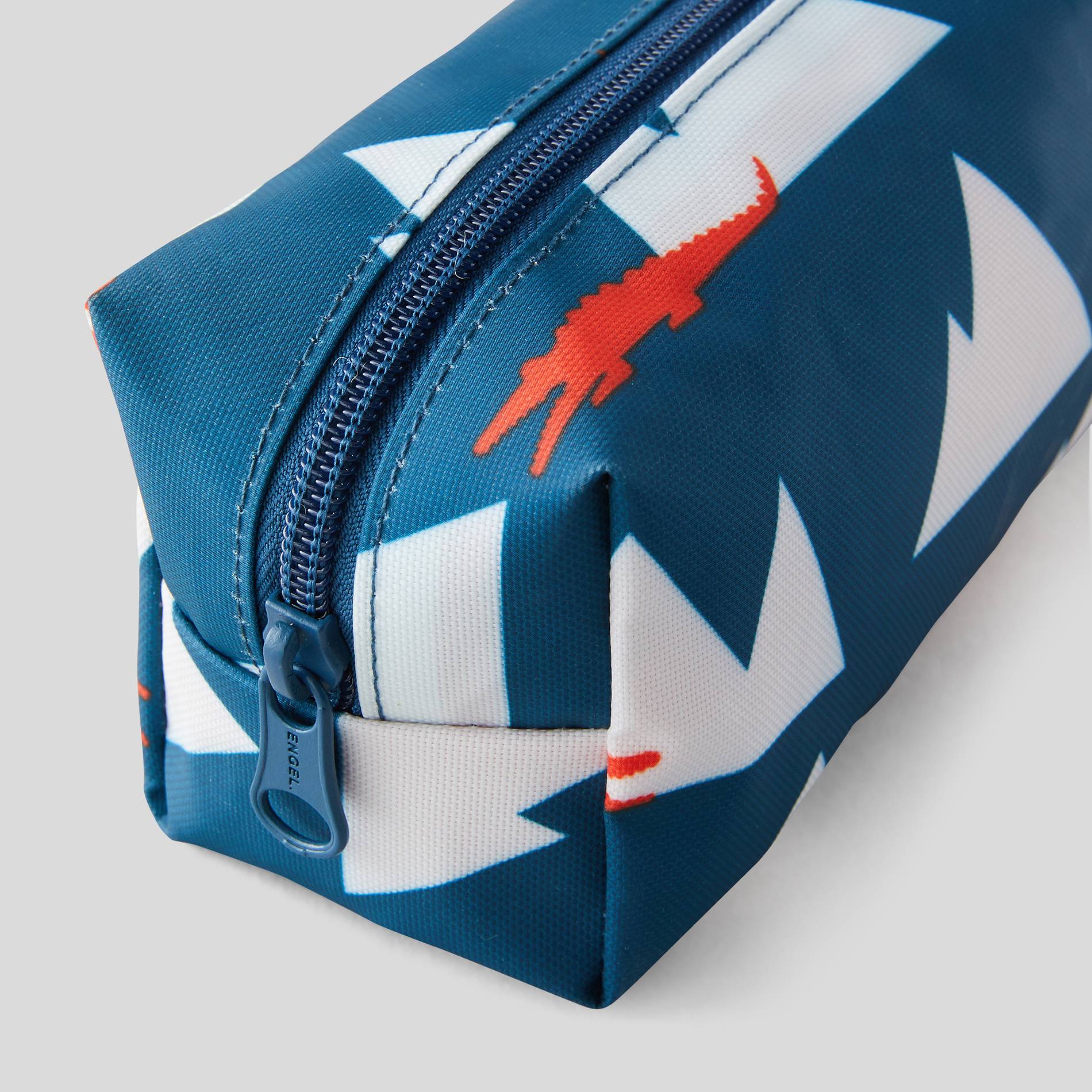 [EXCLU WEB] Trousse Crocodile,à partir de bouteilles recyclées, Bleu foncé, large image number 1