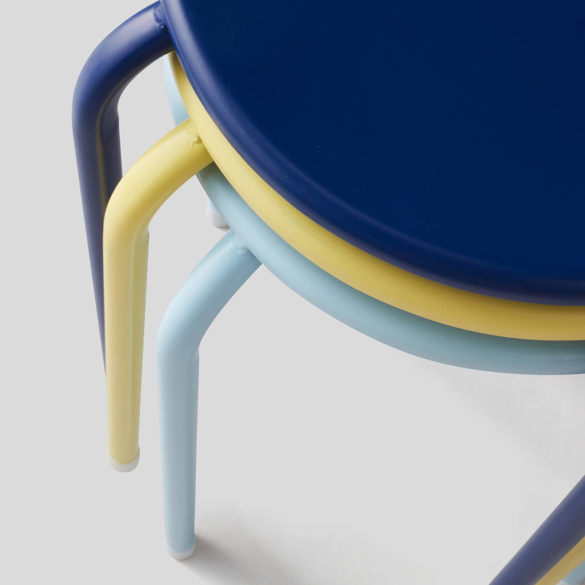 Tabouret empilable, D30 x H45 cm, en métal, Bleu pâle, large image number 1.0