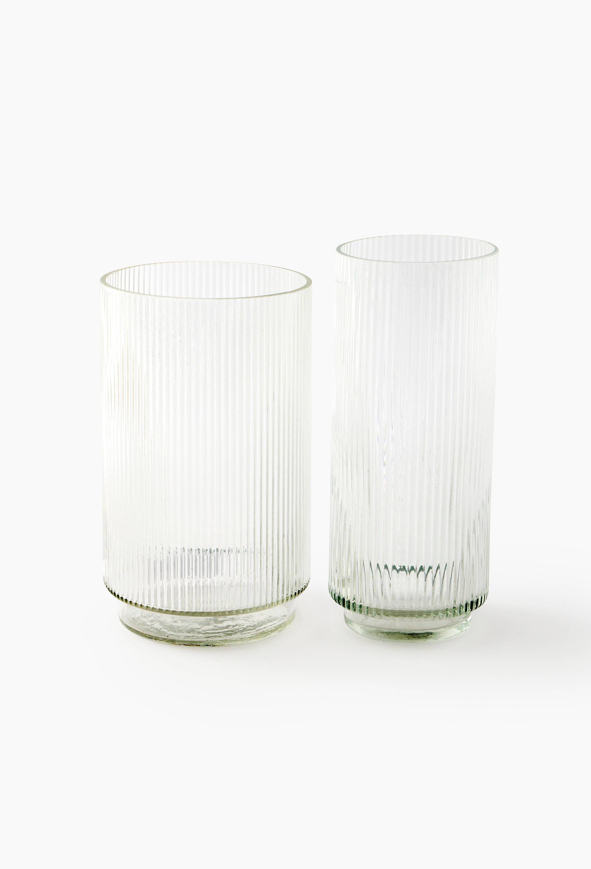 Vase droit stri&eacute;, 15xH25cm, en verre, Transparent, large image number 1