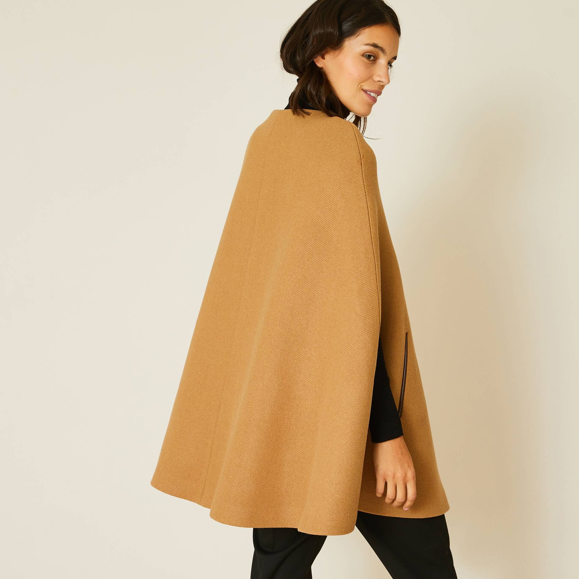 Cape, Camel, large image number 1
