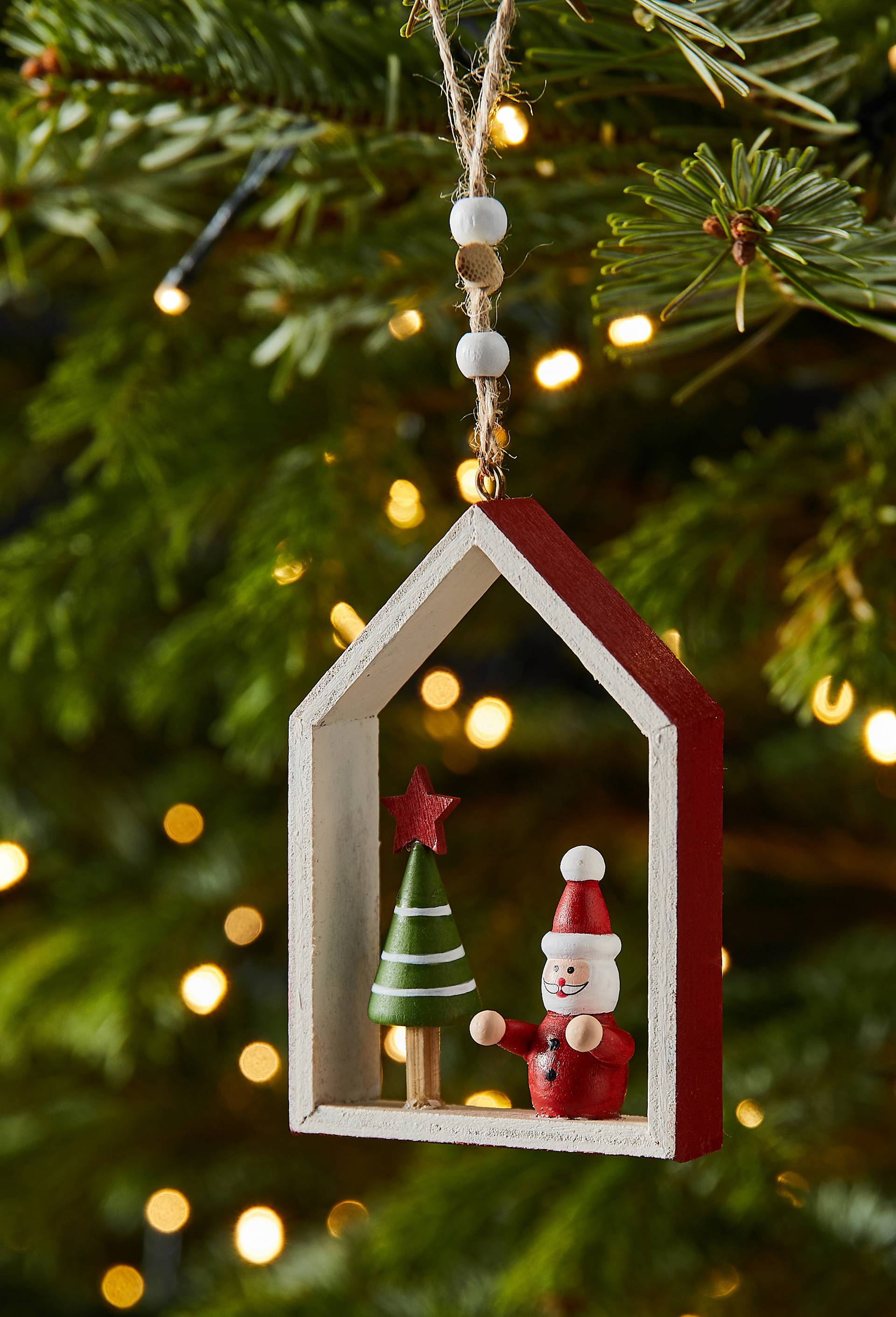 Ornement maison en bois avec p&egrave;re no&euml;l et sapin, Beige clair, large image number 1
