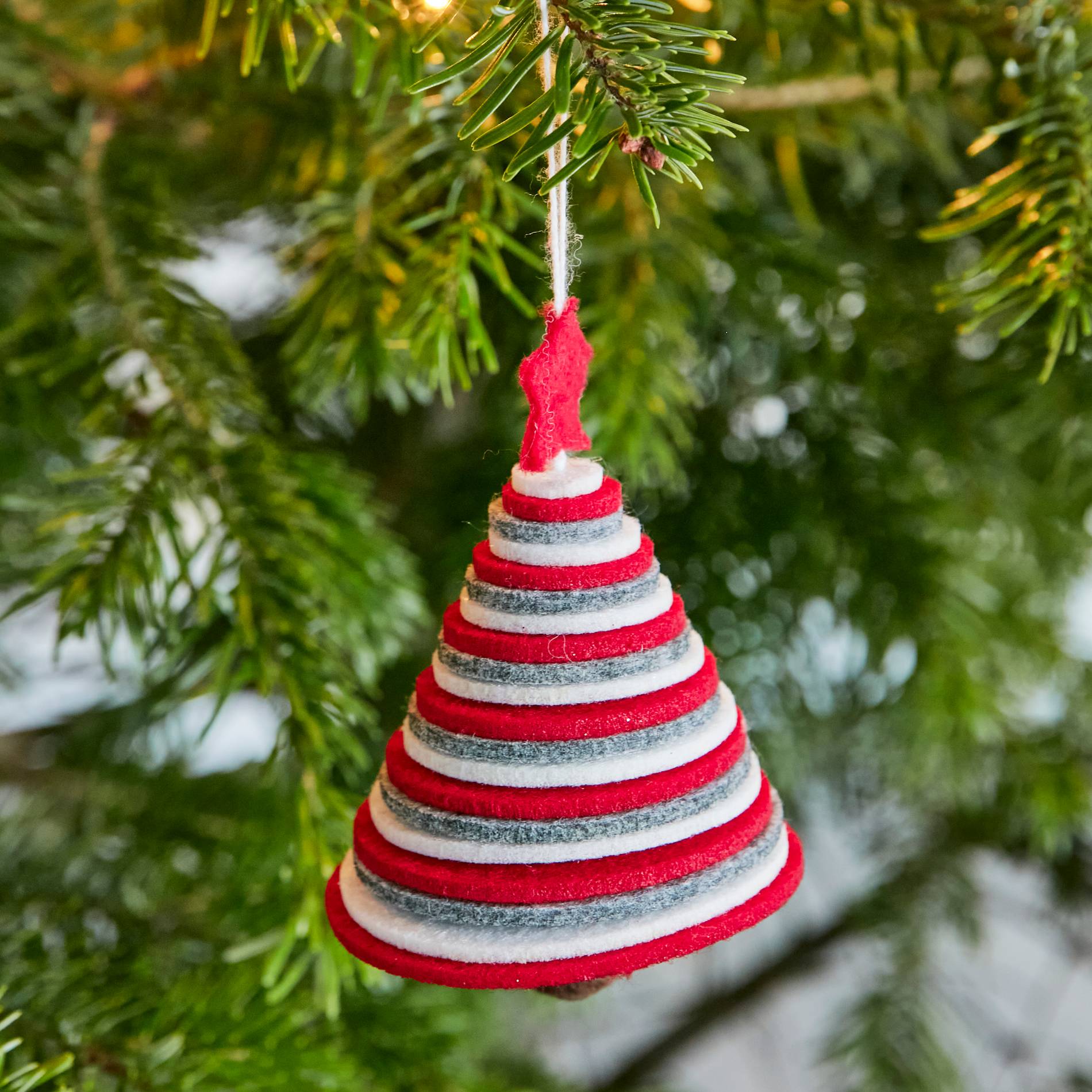 Sapin en feutre, à suspendre, Cerise, large image number 1