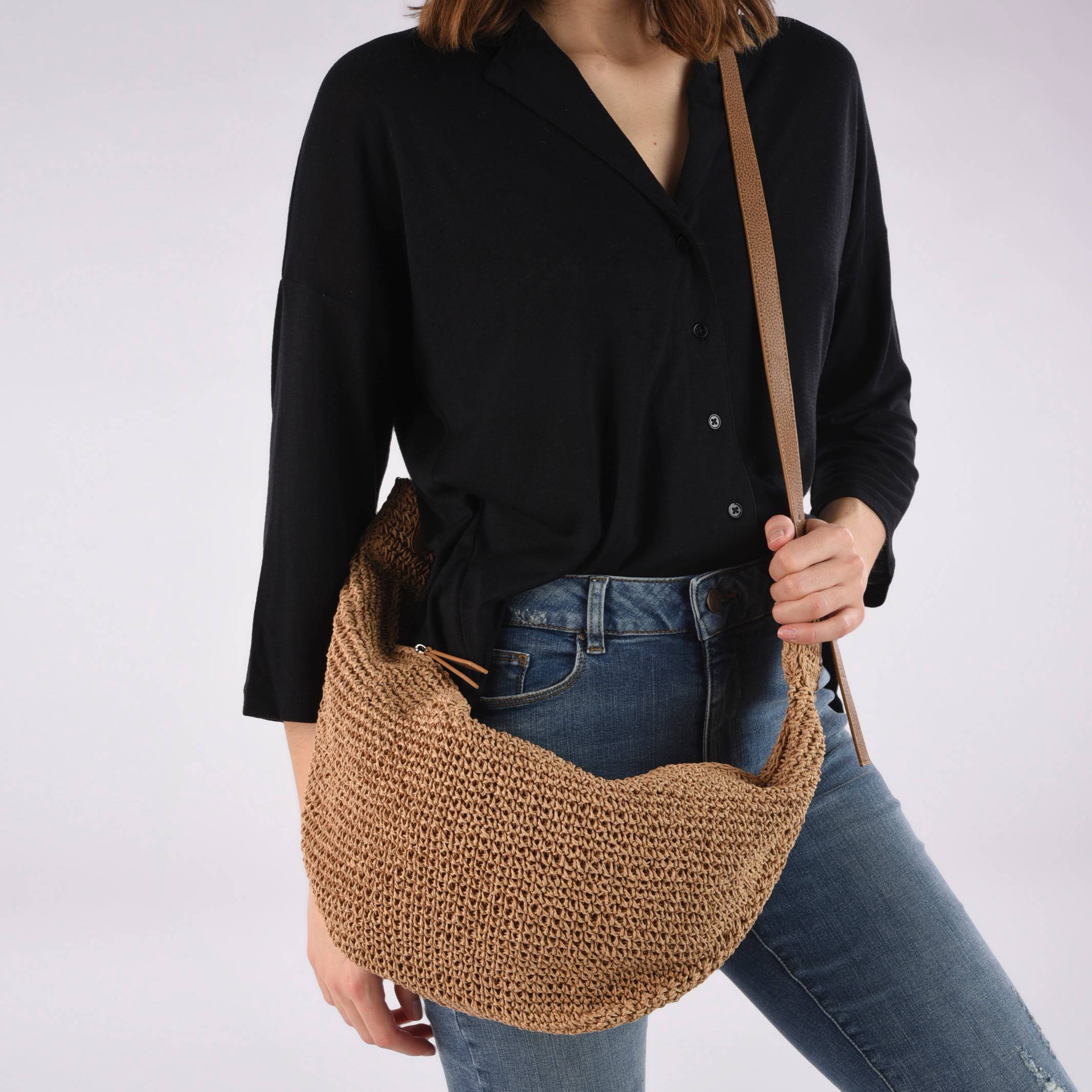 Sac banane en raphia, Coquille, large image number 0