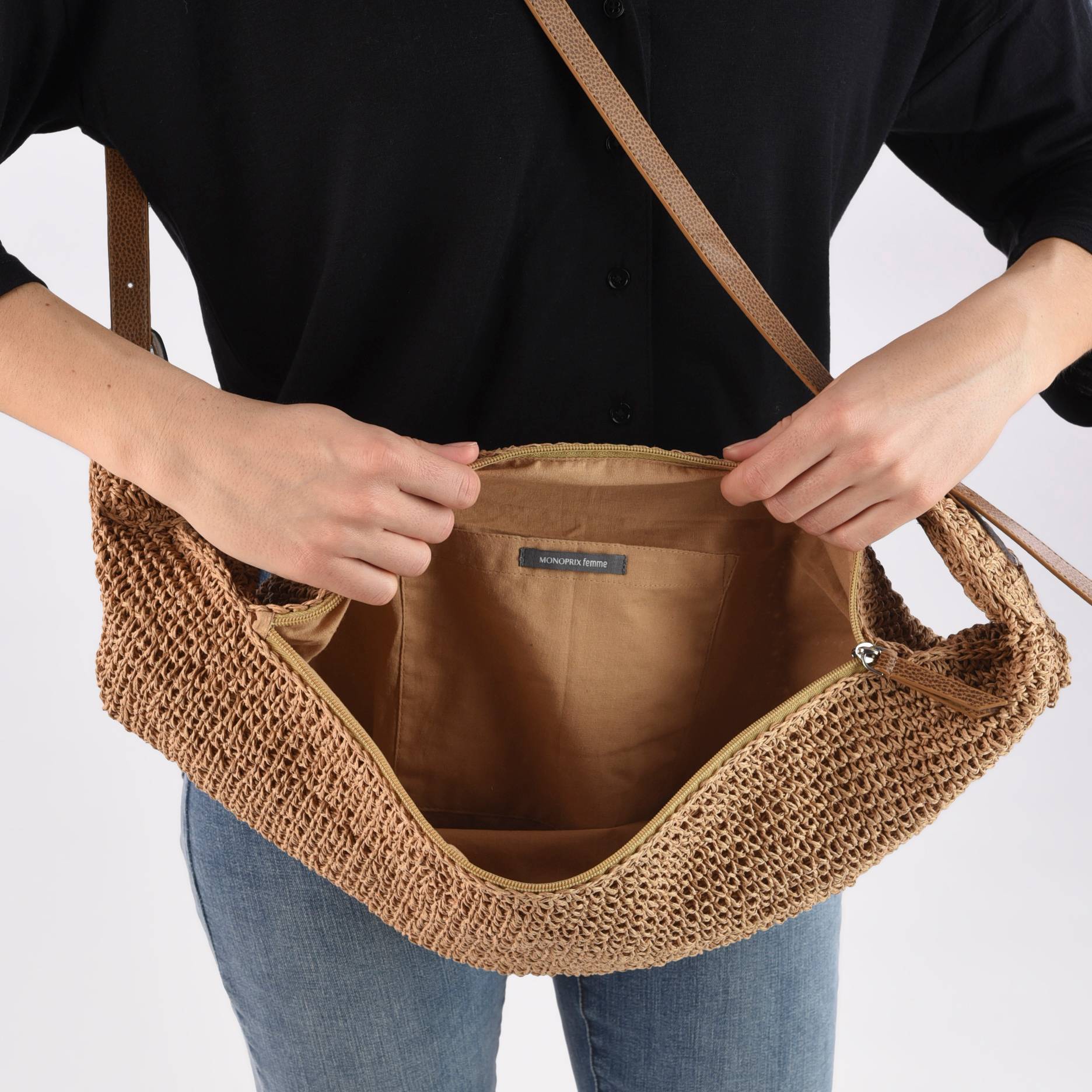 Sac banane en raphia, Coquille, large image number 2
