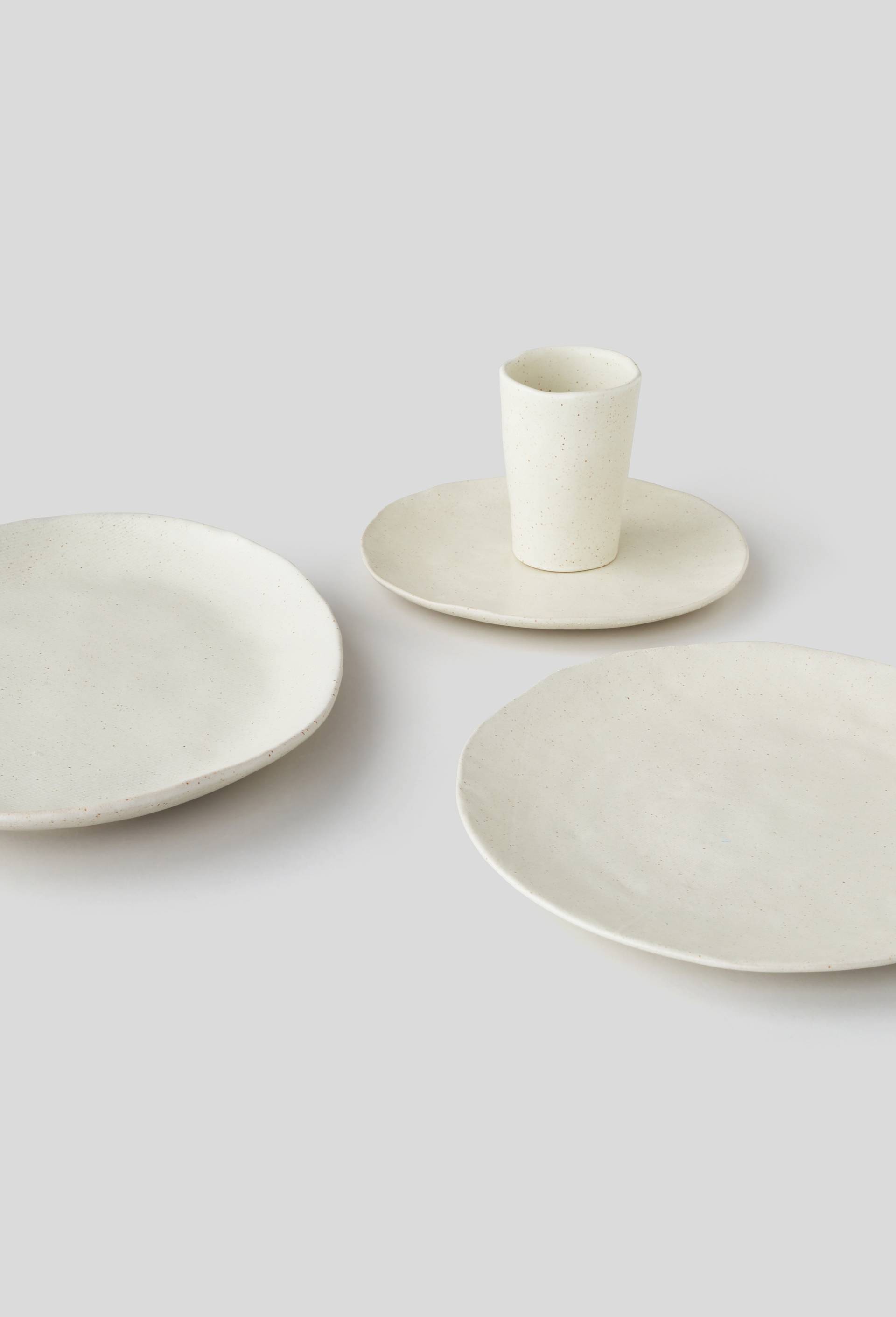 Assiette plate mouchetée, Beige clair, large image number 1.0