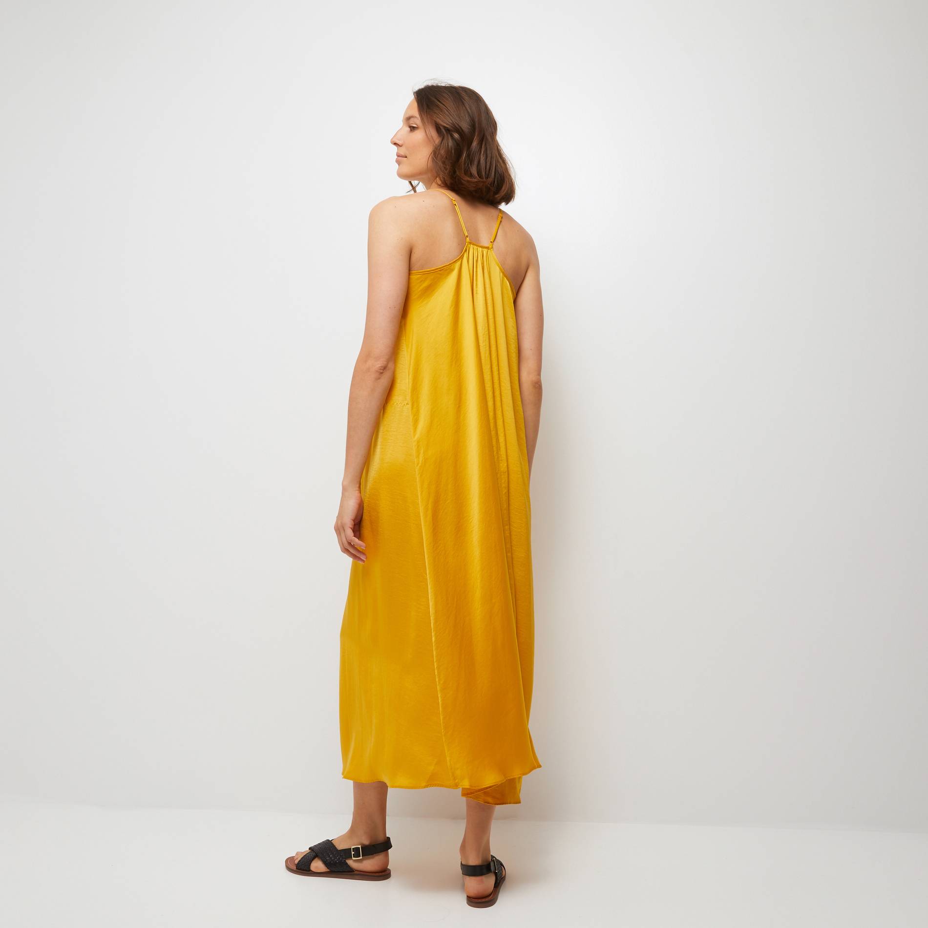 Robe longue fluide fines bretelles effet satin&eacute;, Jaune, large image number 1