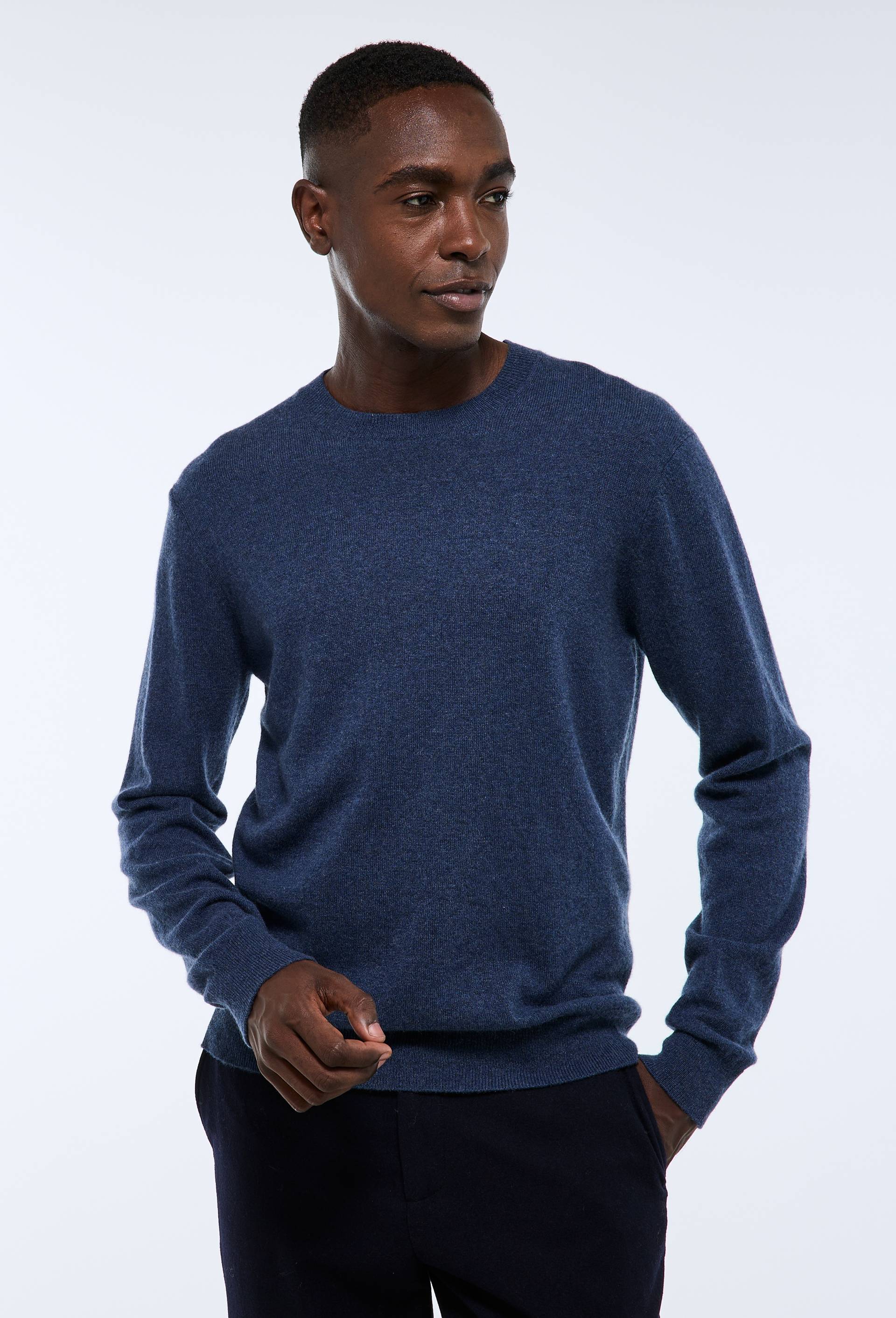 Pull col rond en 100% cachemire, Bleu fonc&eacute;, swatch image