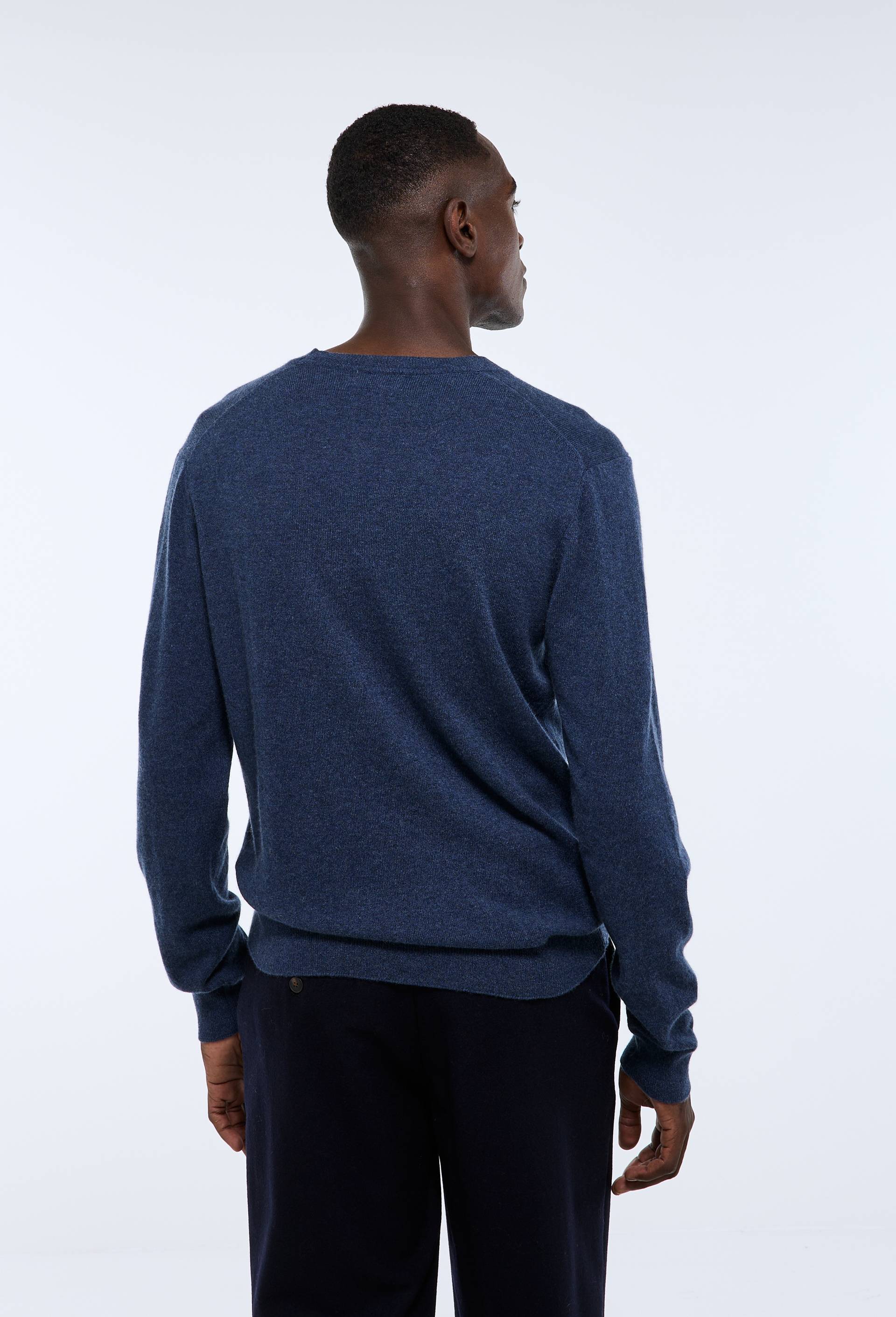 Pull col rond en 100% cachemire, Bleu fonc&eacute;, large image number 1