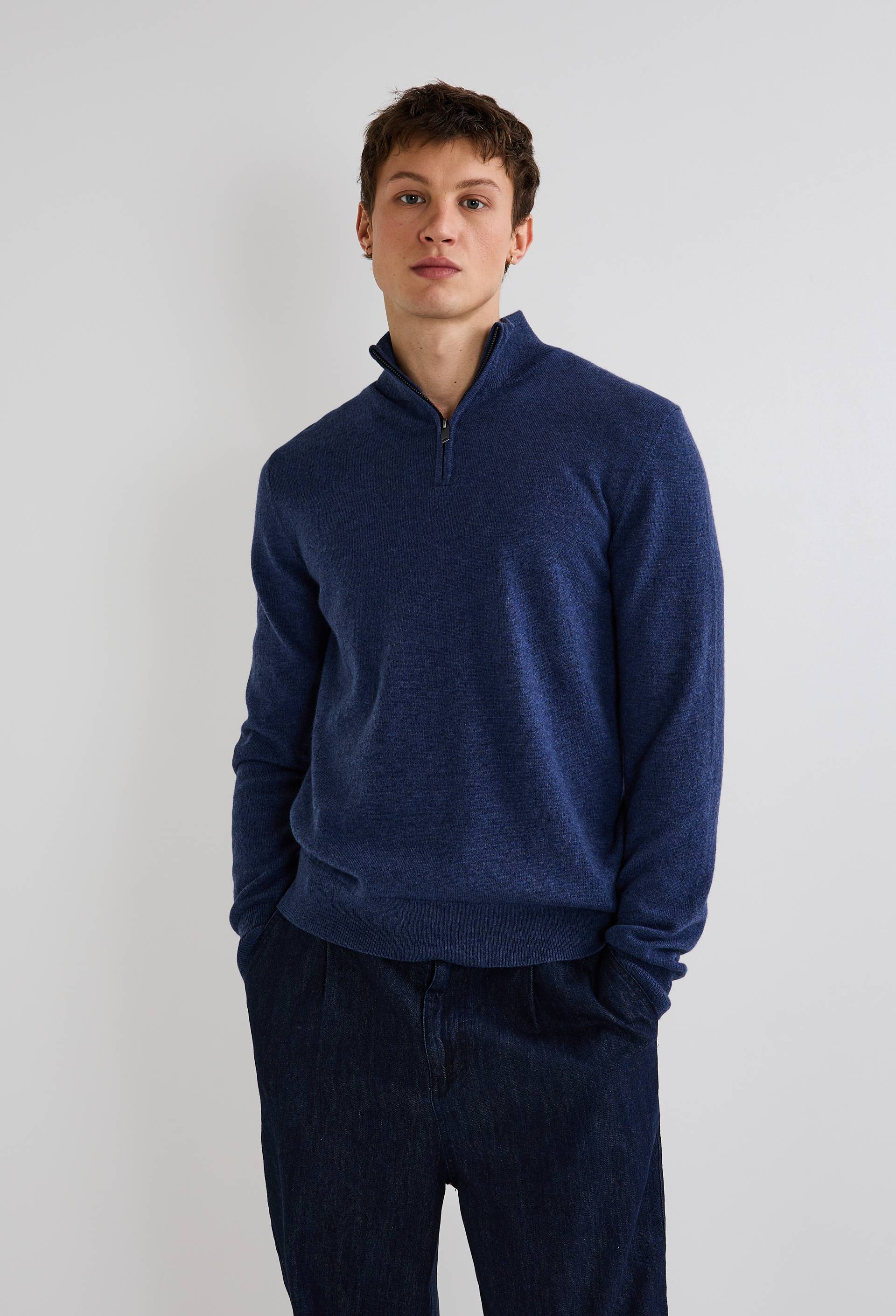 Pull col camionneur en mélange laine et cachemire, Bleu foncé, swatch image
