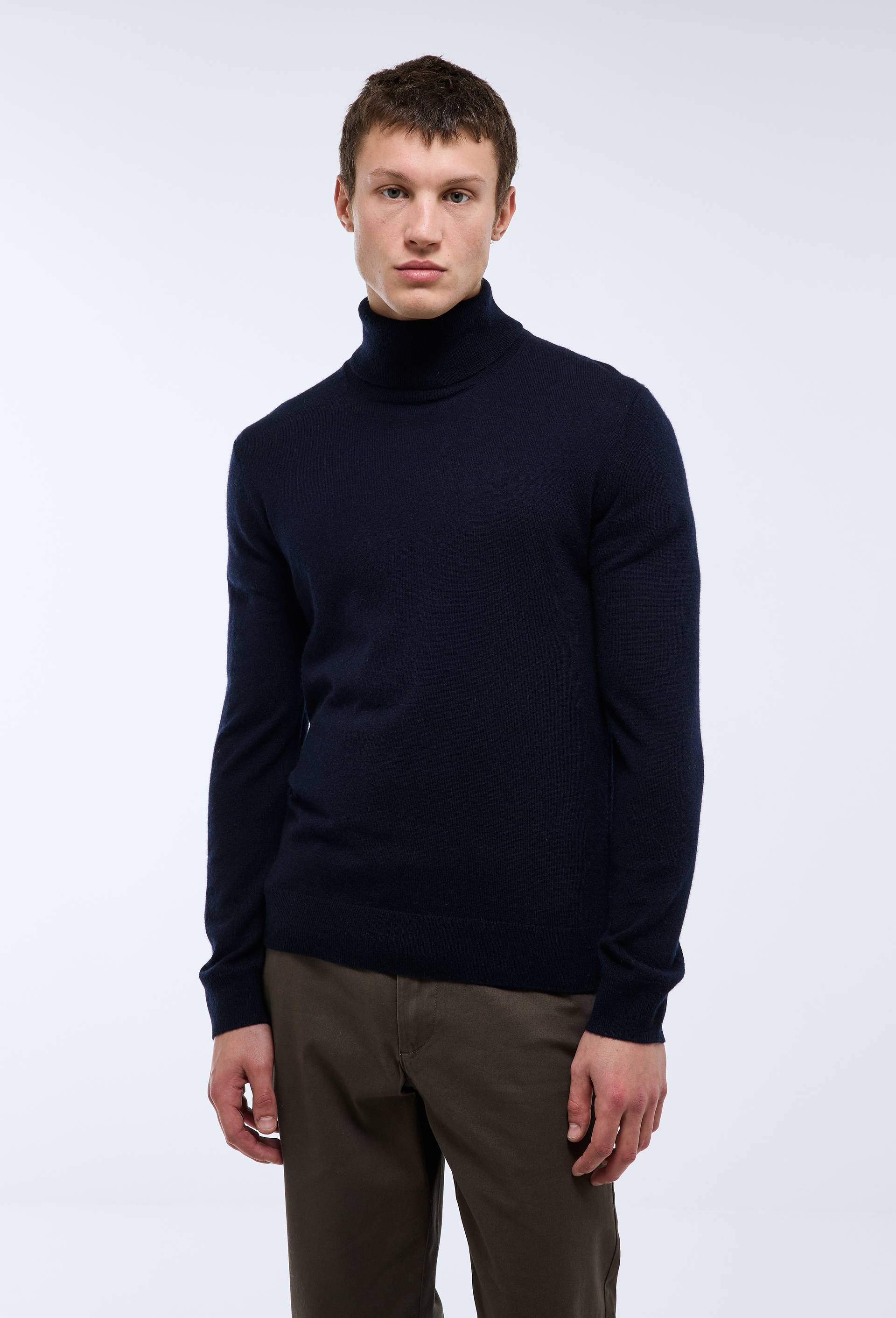 Pull col roul&eacute; en m&eacute;lange laine et cachemire, Bleu fonc&eacute;, swatch image