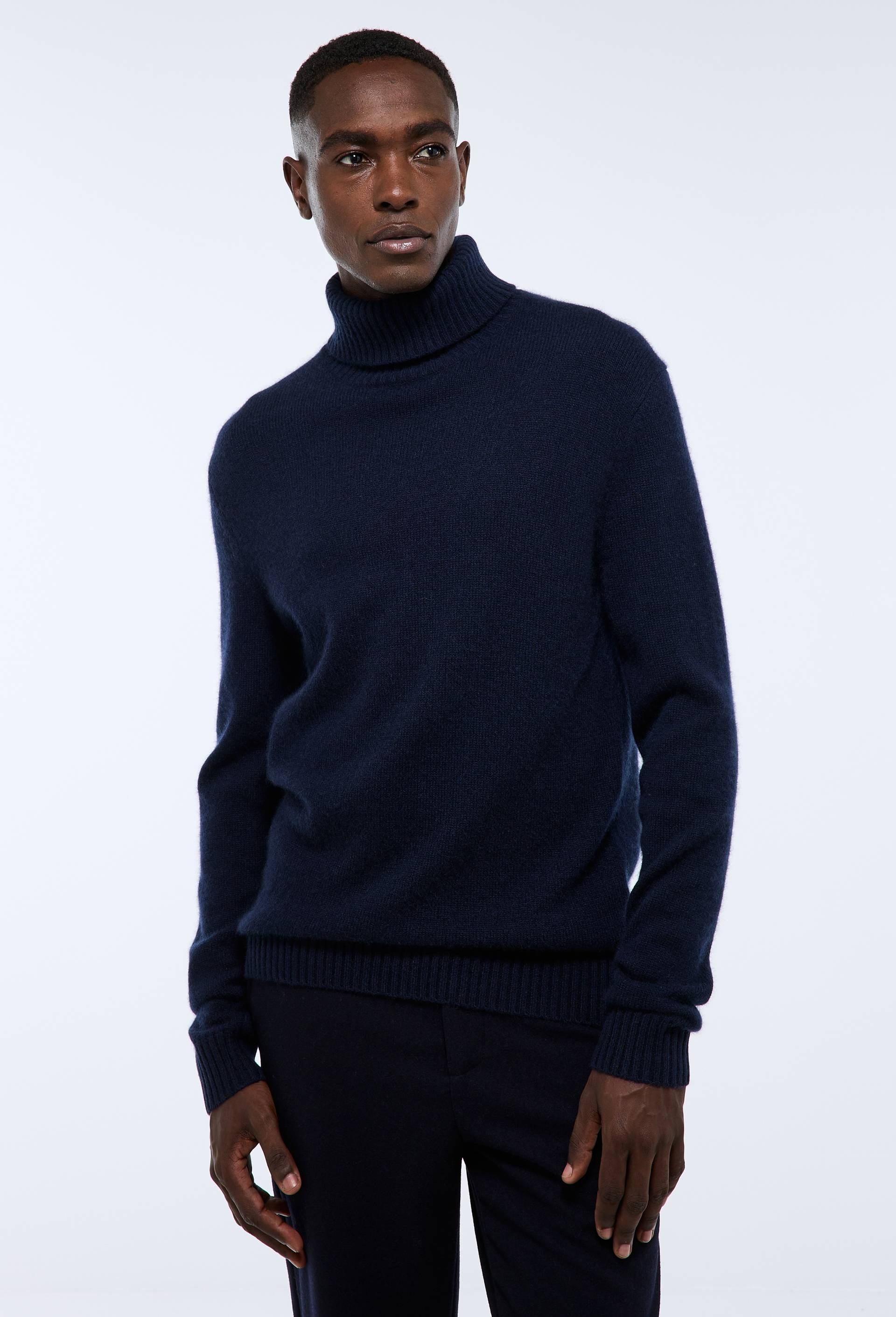 Pull col roul&eacute; en 100% cachemire, Bleu fonc&eacute;, swatch image