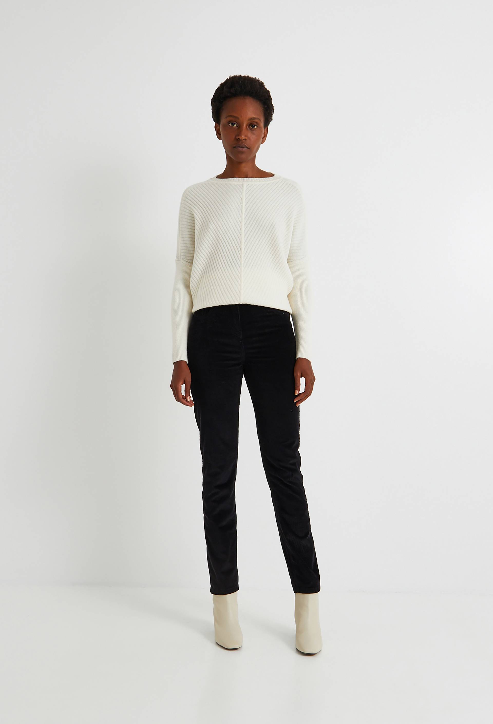 Pantalon slim en velours, Noir, large image number 0