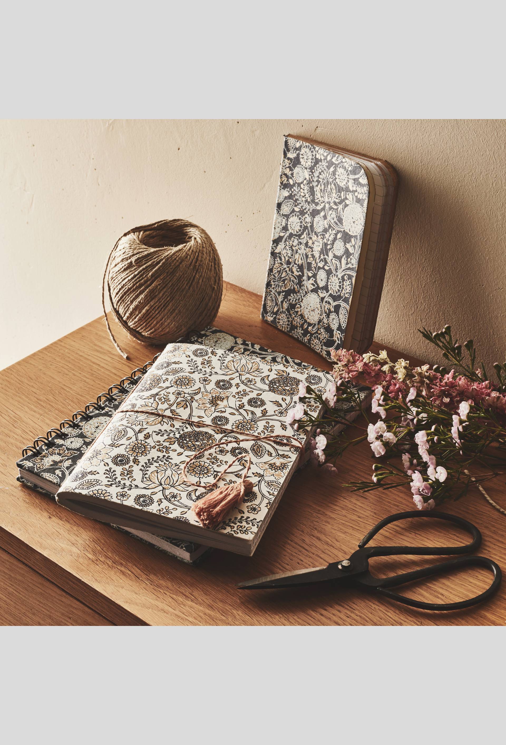 Cahier A6, 80 feuilles, Bleu clair, large image number 2