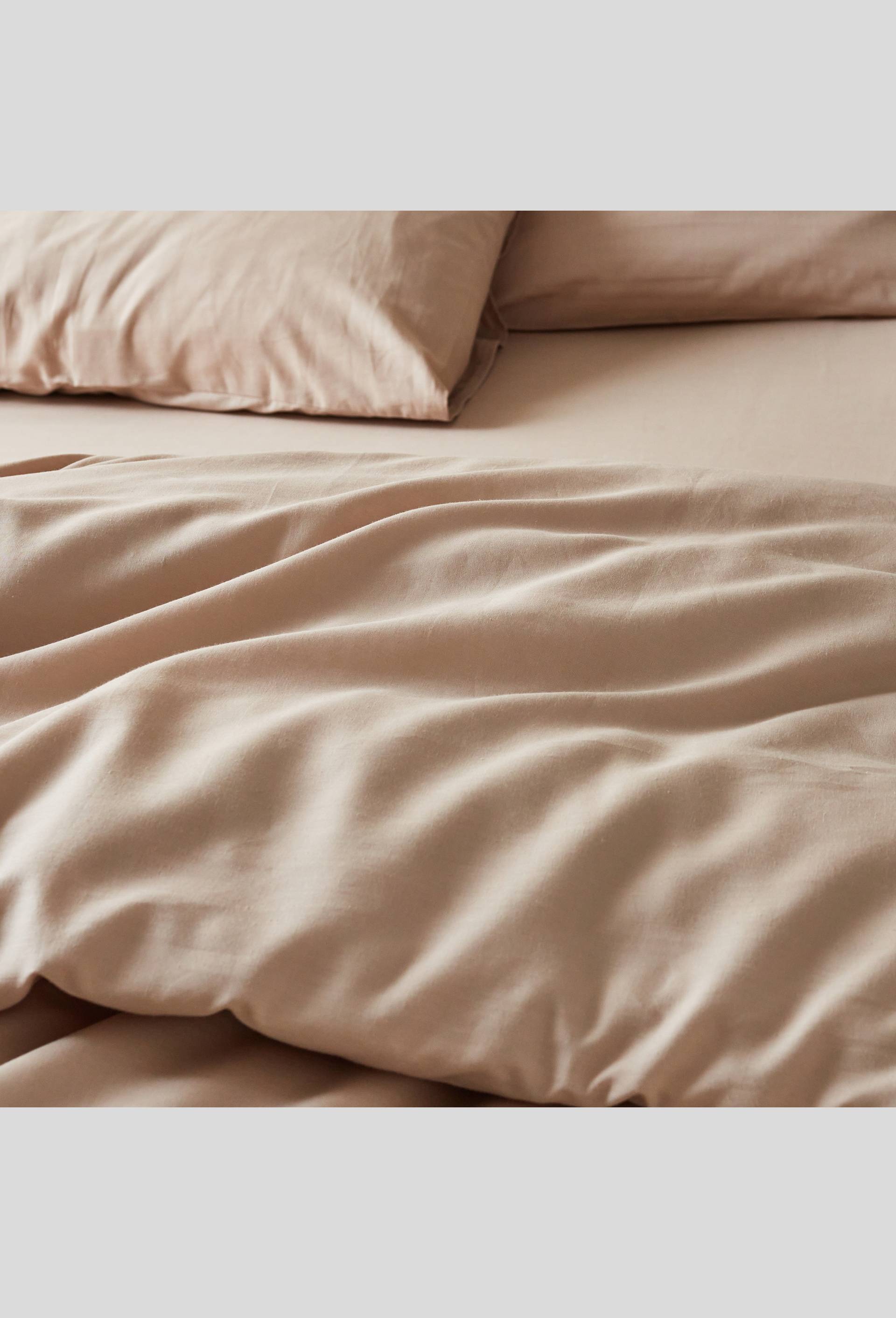 housse de couette uni ROCHE 240X220cm coton bio 57fils, Beige, large image number 1.0