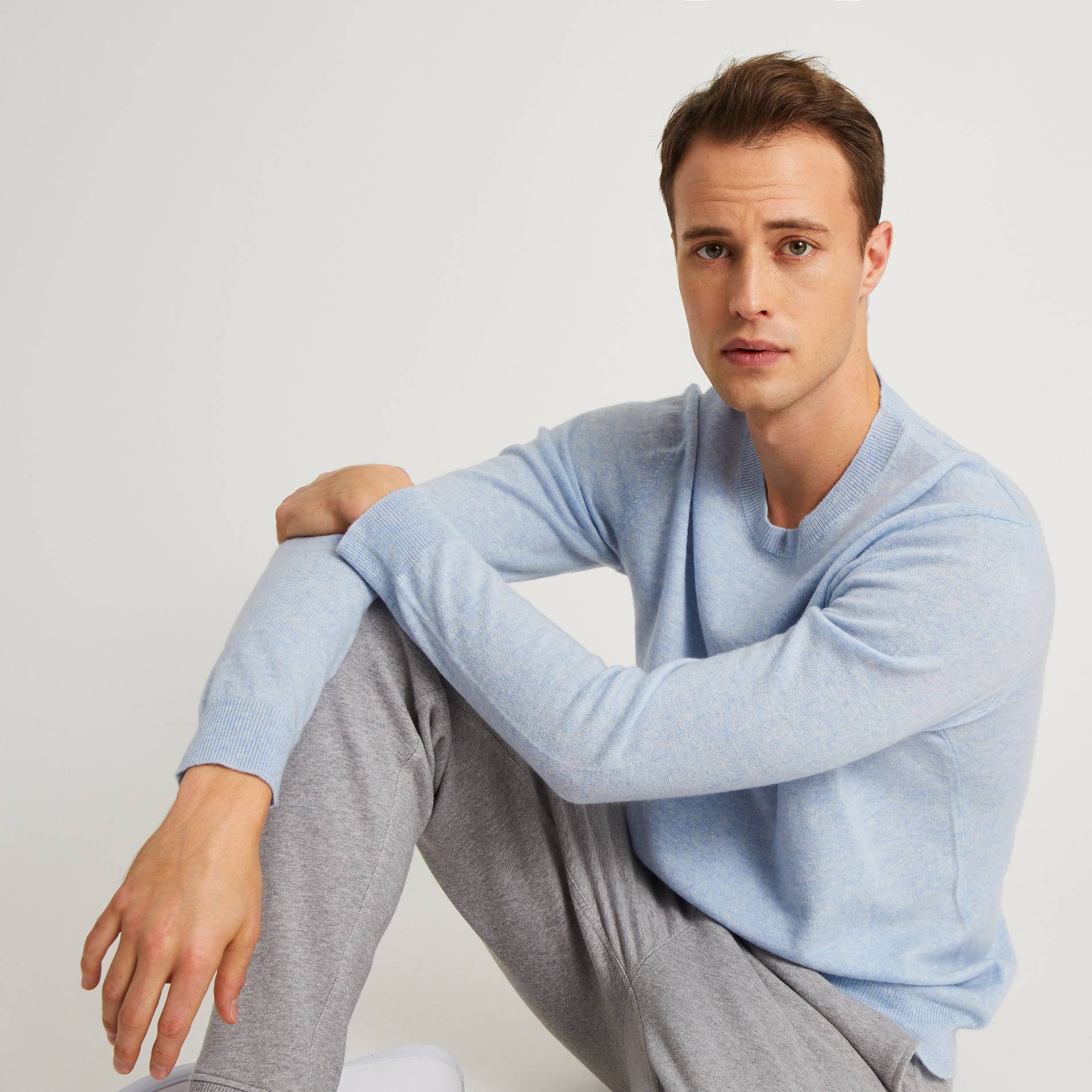 Pull col rond en mélange laine et cachemire, Bleu clair, swatch image