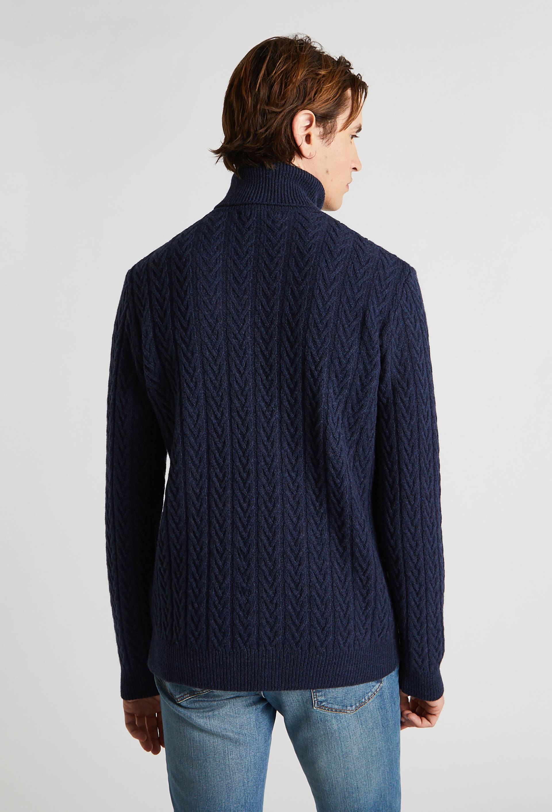 Pull torsad{, BLEU, large image number 1
