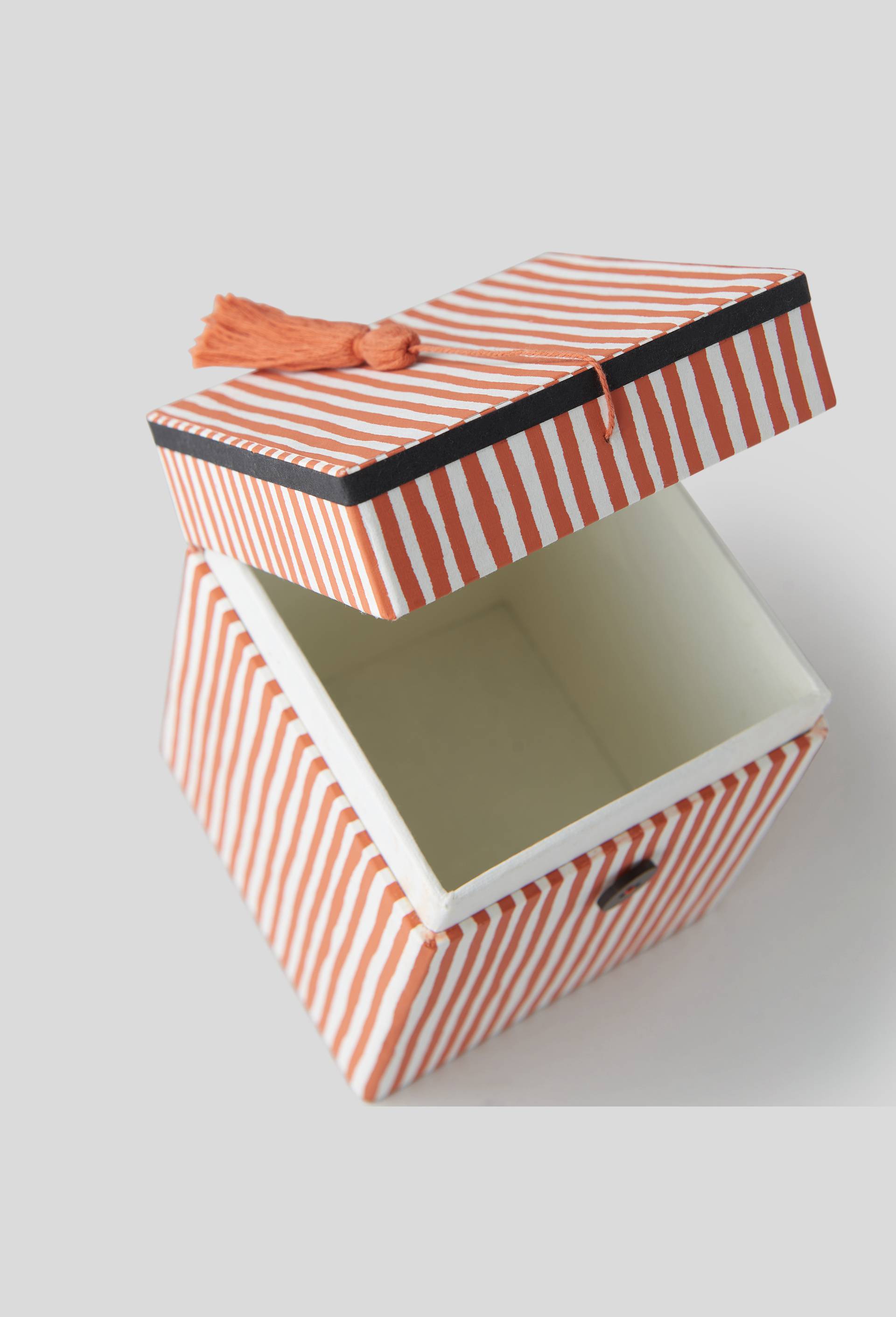 Boîte tour, 11,5x11,5x15cm, carton, Rouge, large image number 1.0
