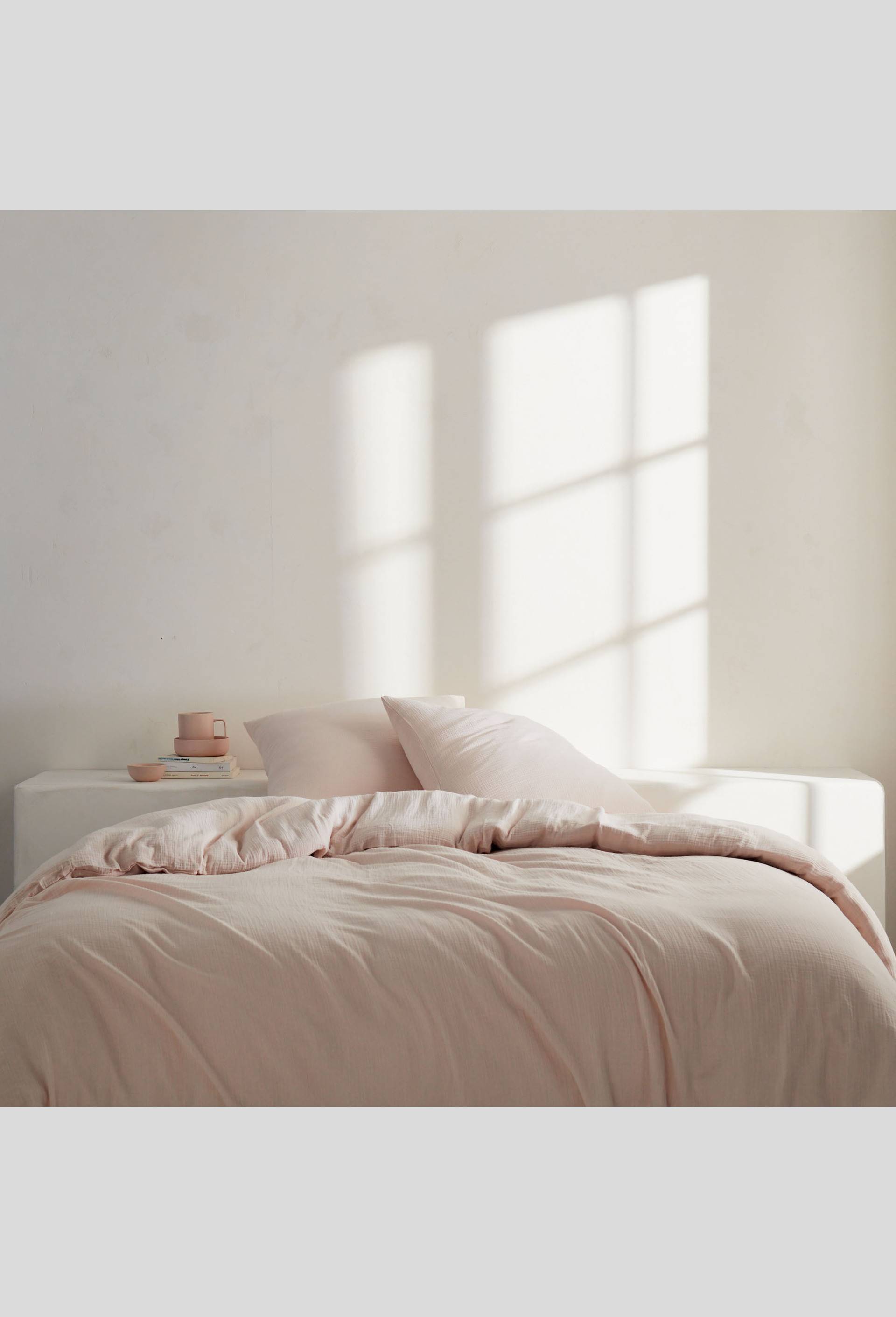 Taie carr&eacute;e,  63 x 63 cm, gaze de coton, 100% coton bio GOTS, Rose clair, large image number 2