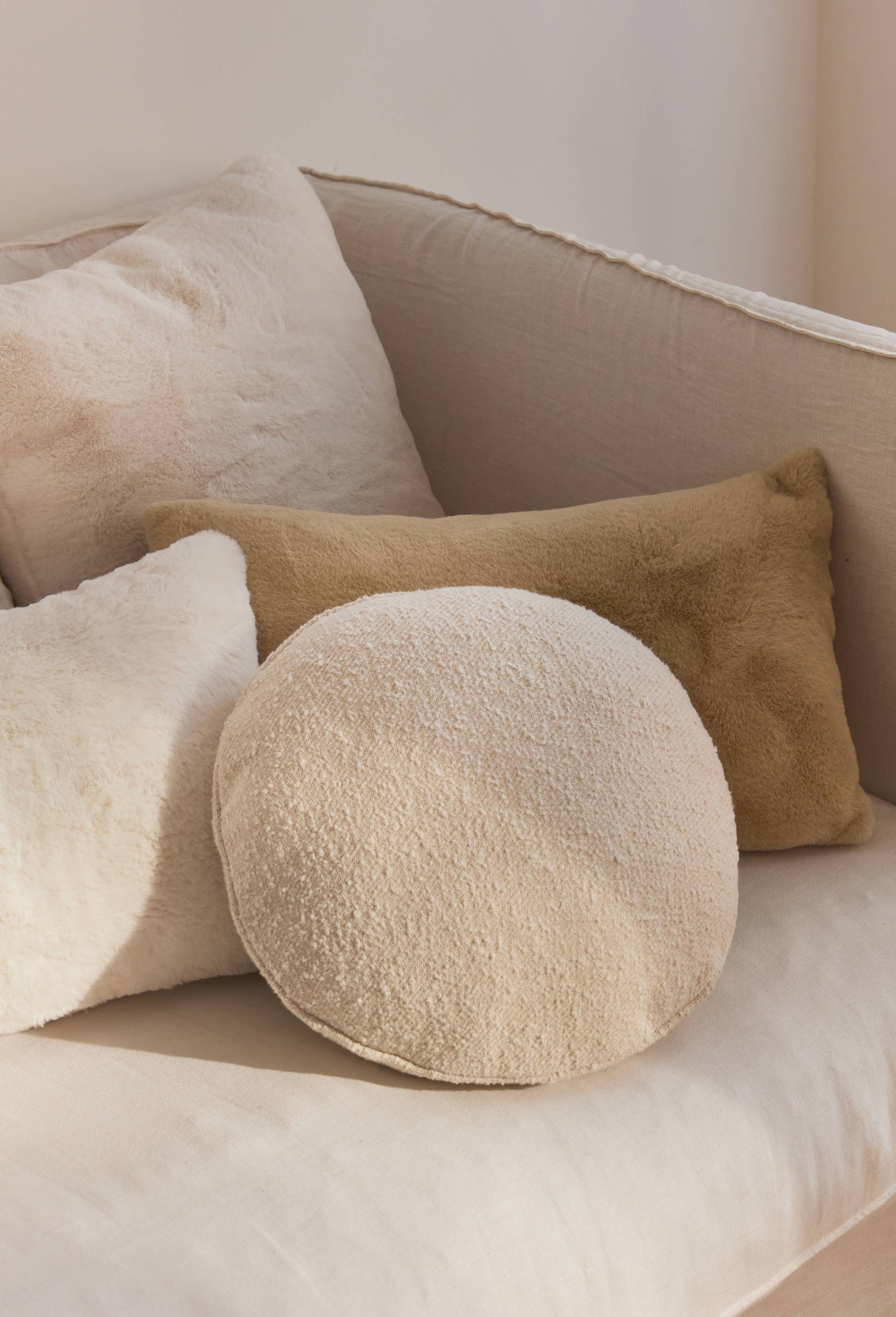 Coussin fausse fourrure, 30x50cm, 100% polyester recycl&eacute;, Blanc, large image number 2