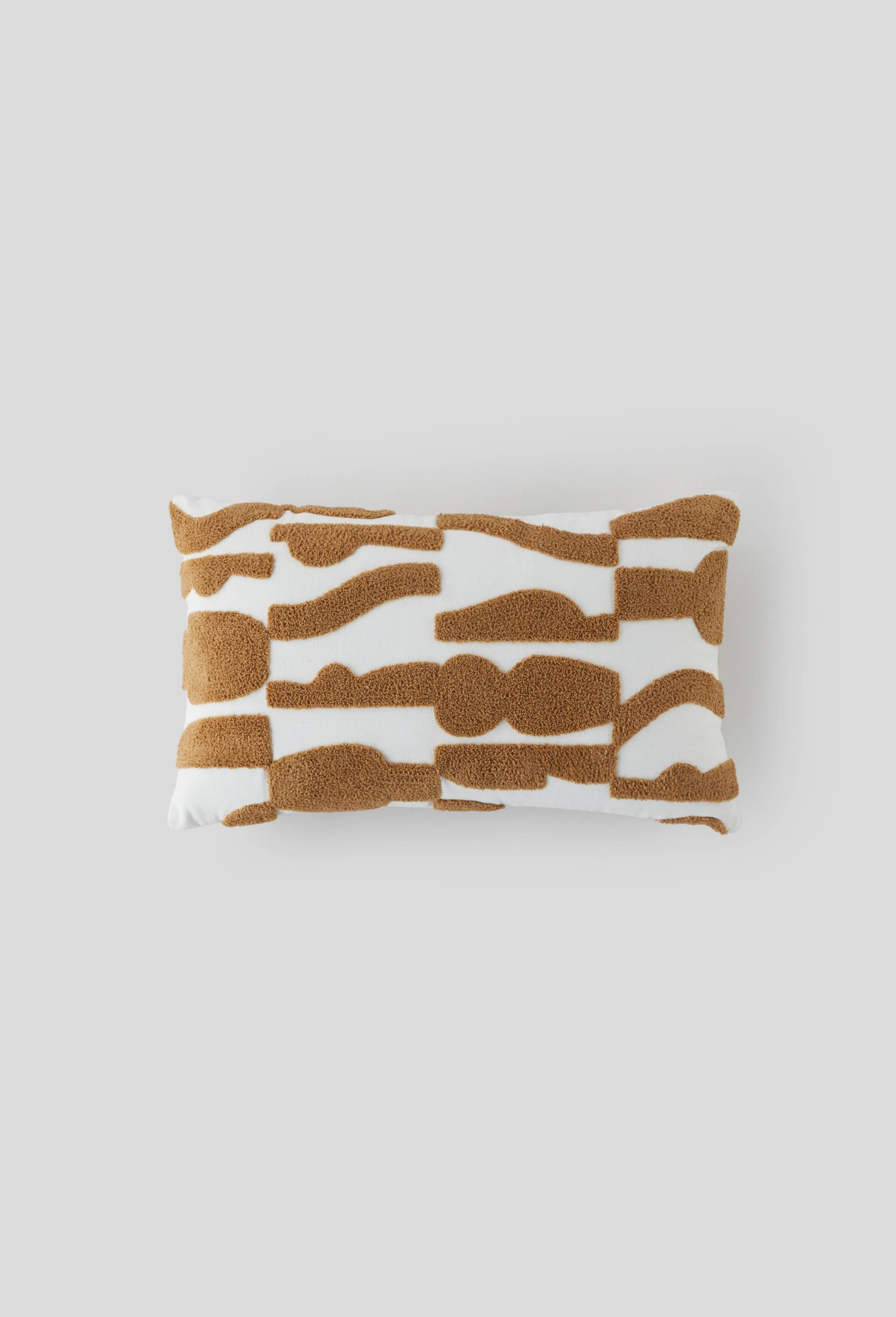 Coussin brodé à bouclette, 30x50cm, Blanc, large image number 0.0