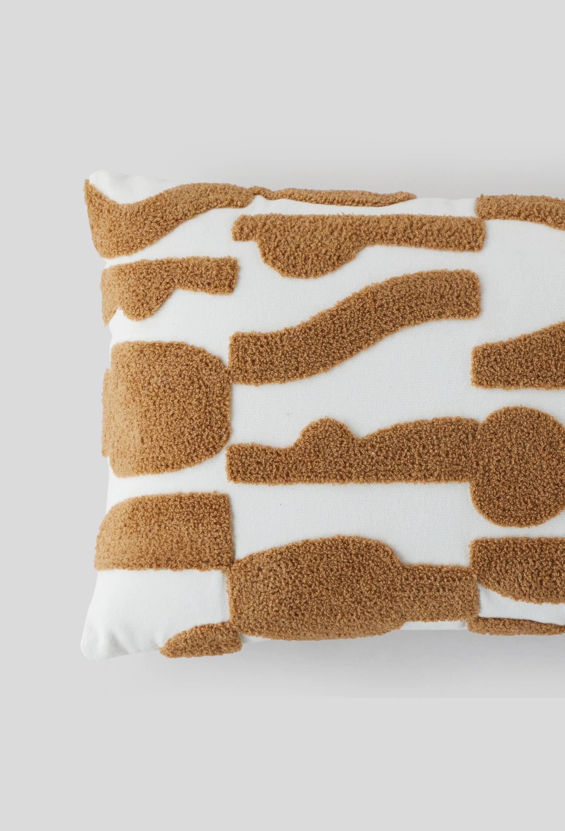 Coussin brodé à bouclette, 30x50cm, Blanc, large image number 1.0